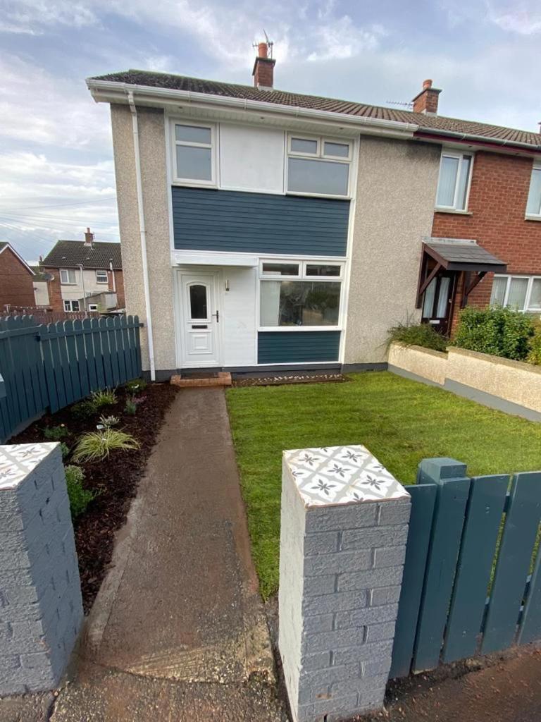 Three-Bedroom House photo 2