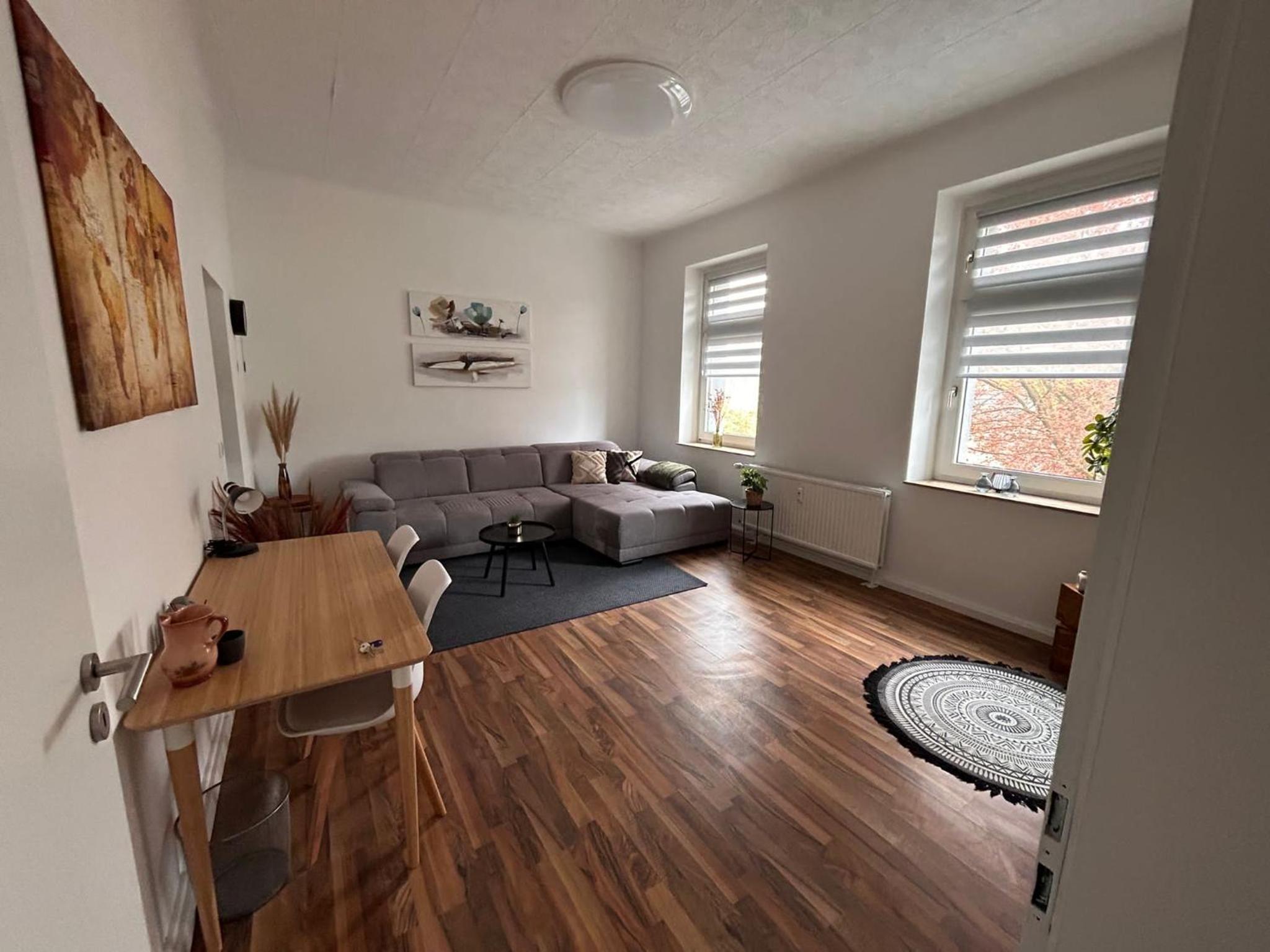 Apartment with Balcony photo 3