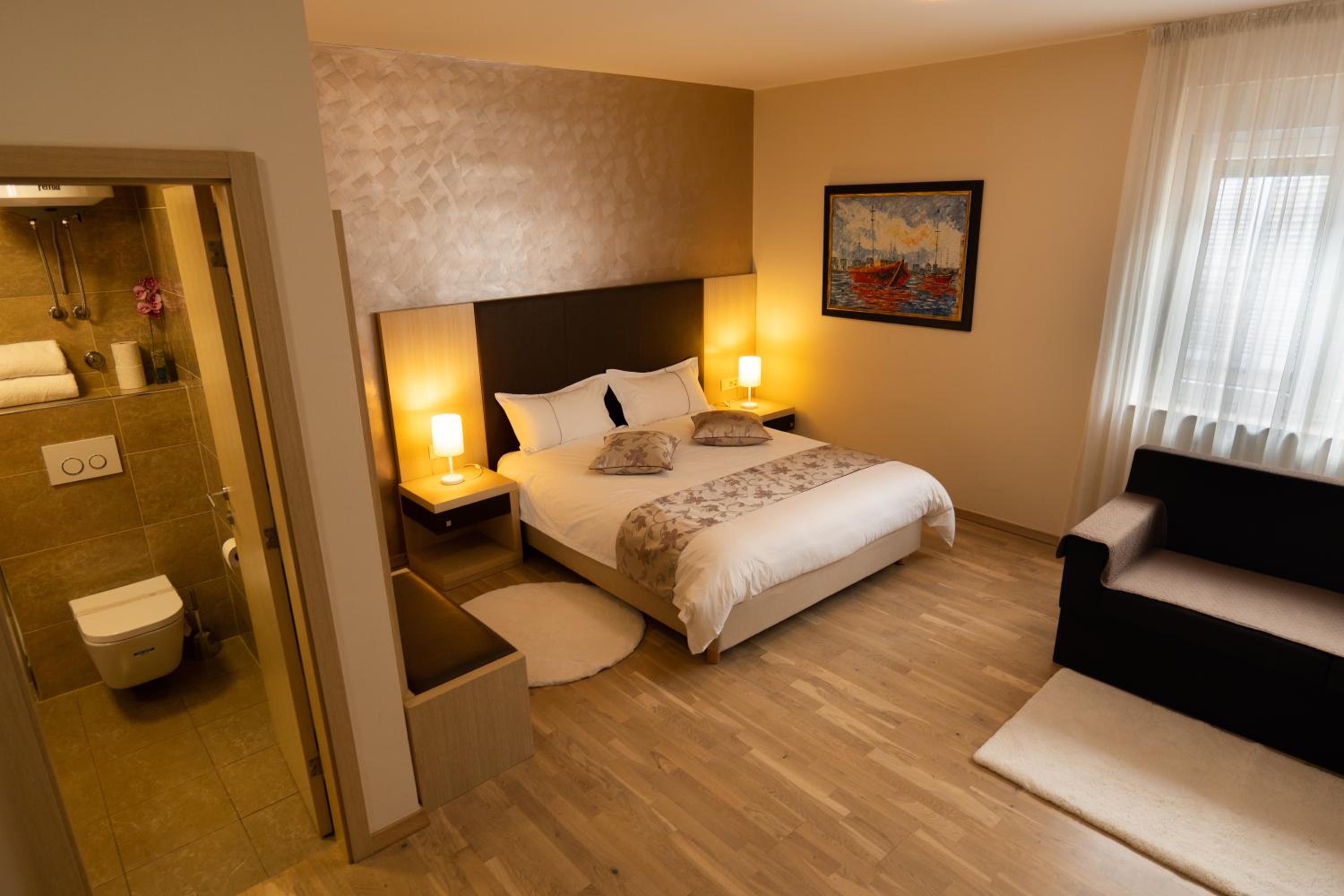Comfort Double Room - 4 Dalmatinskog Sabora Street photo 1