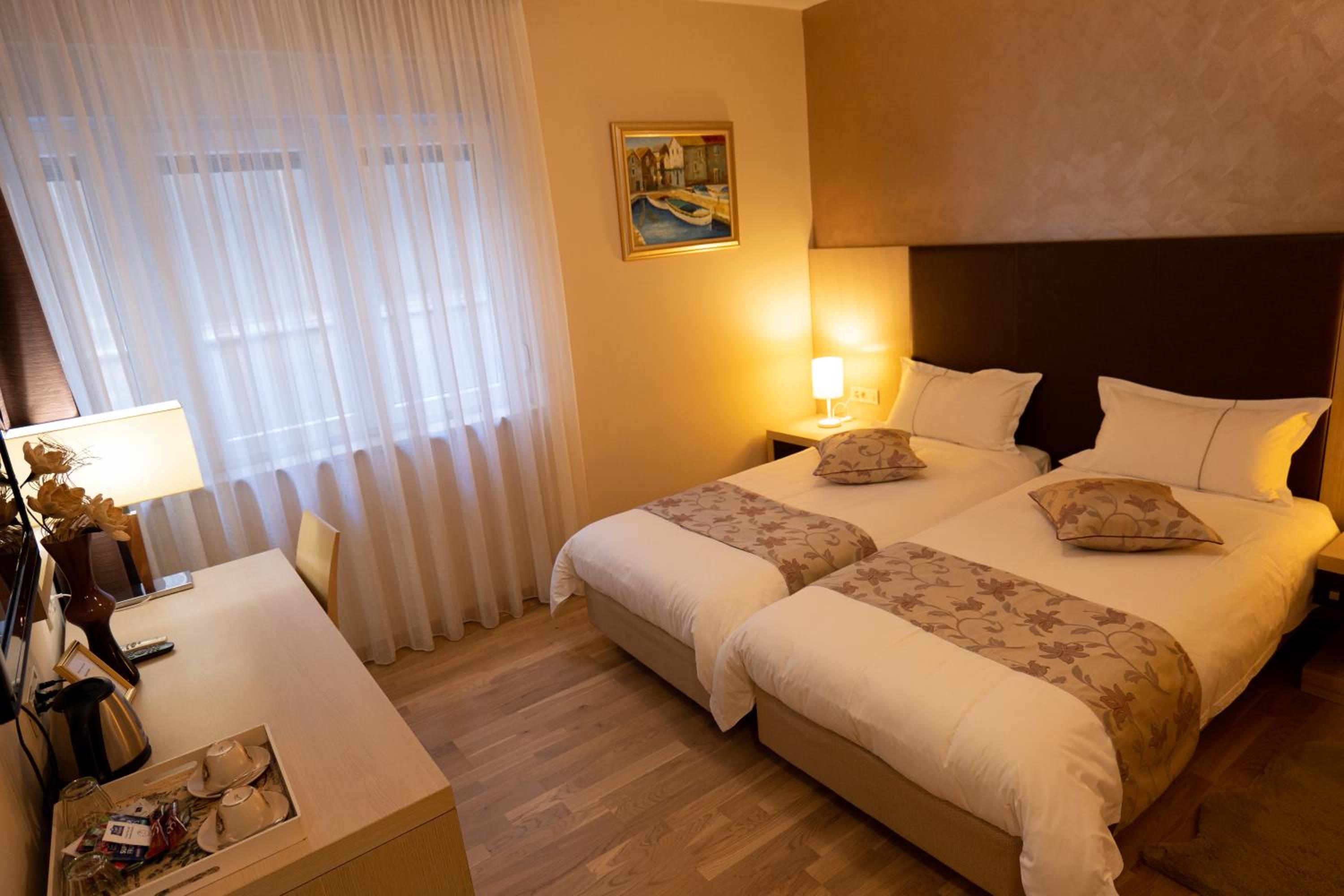 Twin Room photo 1