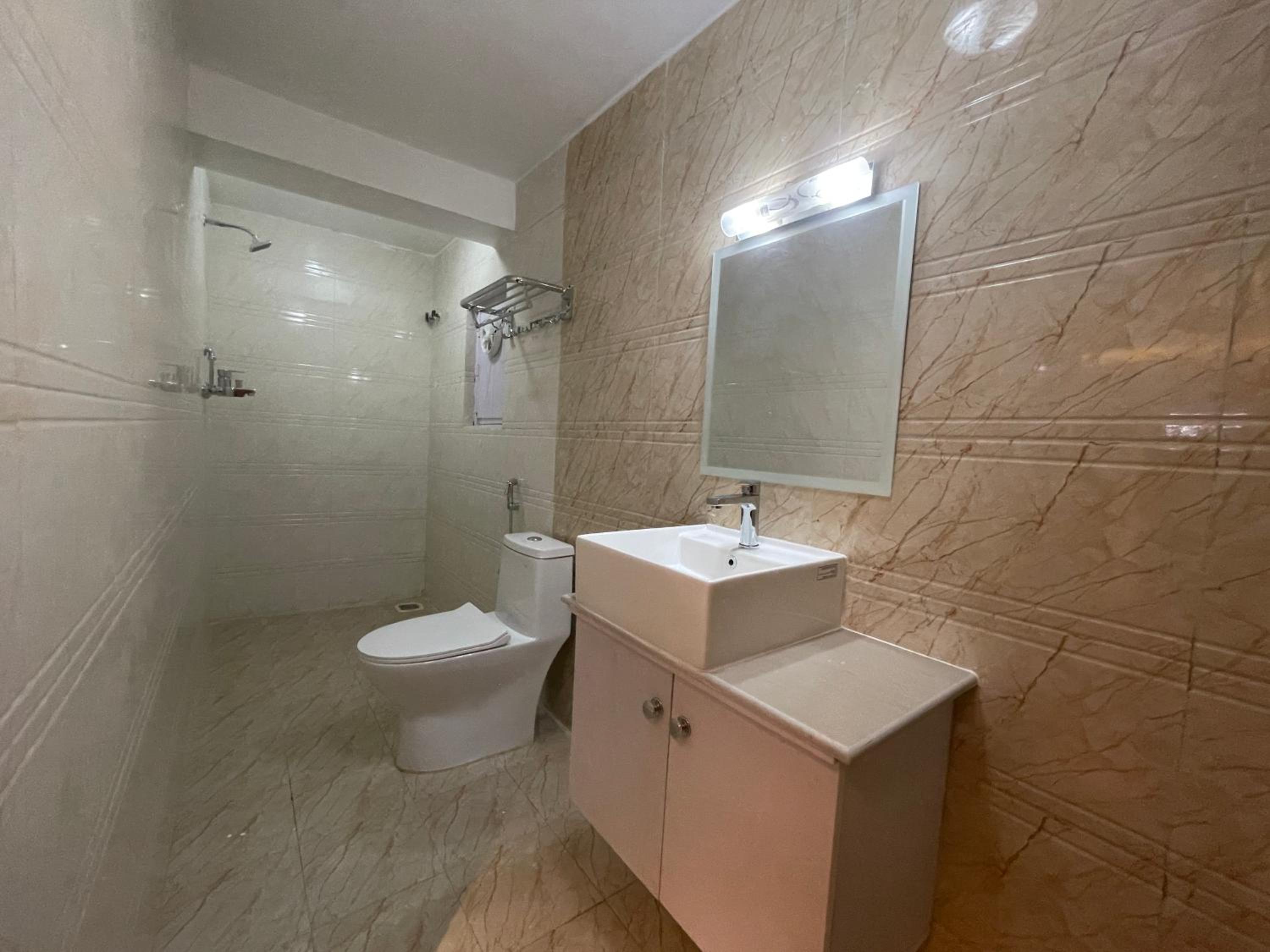 Suite with Balcony - Photo 9