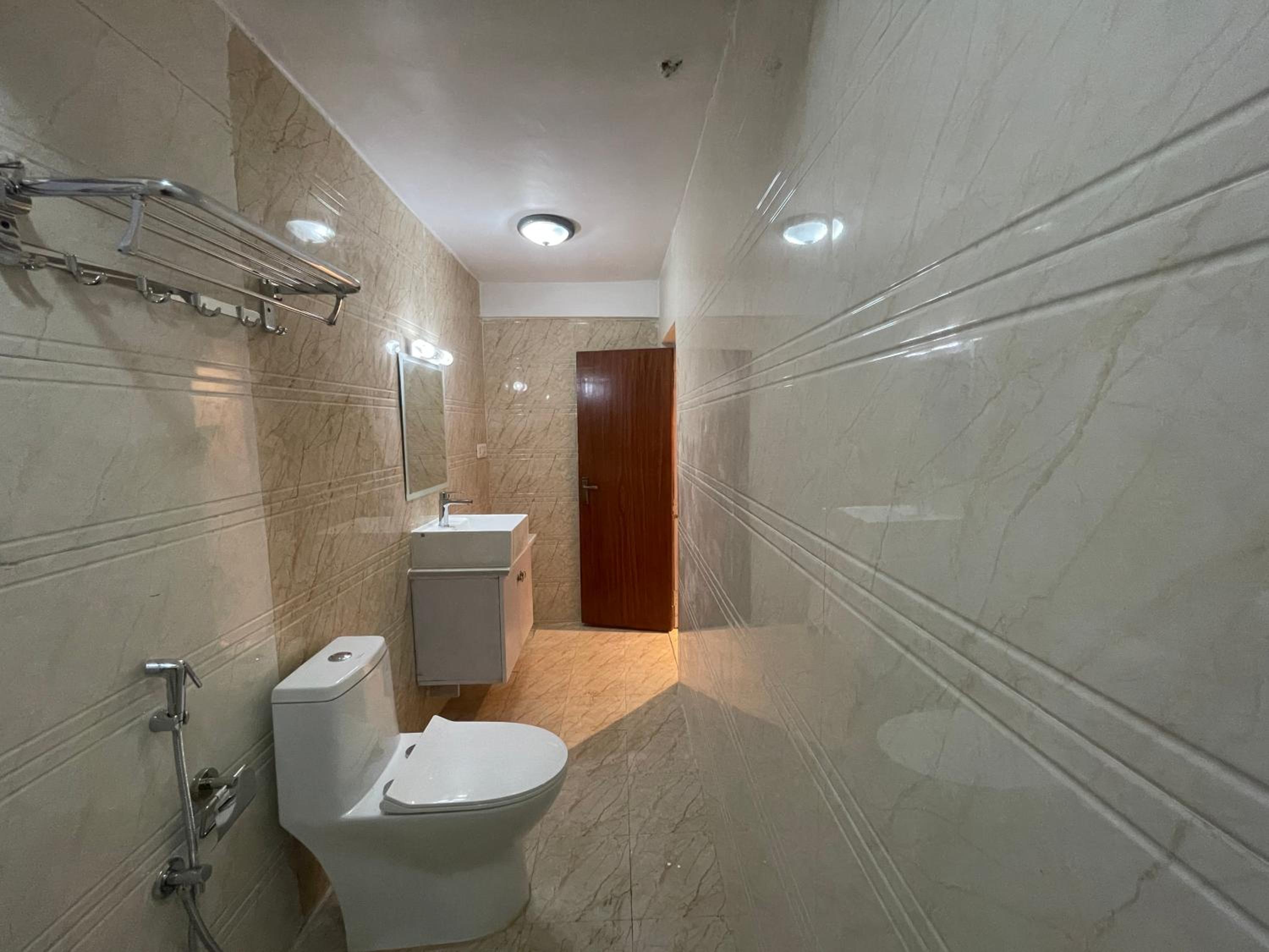 Suite with Balcony - Photo 10