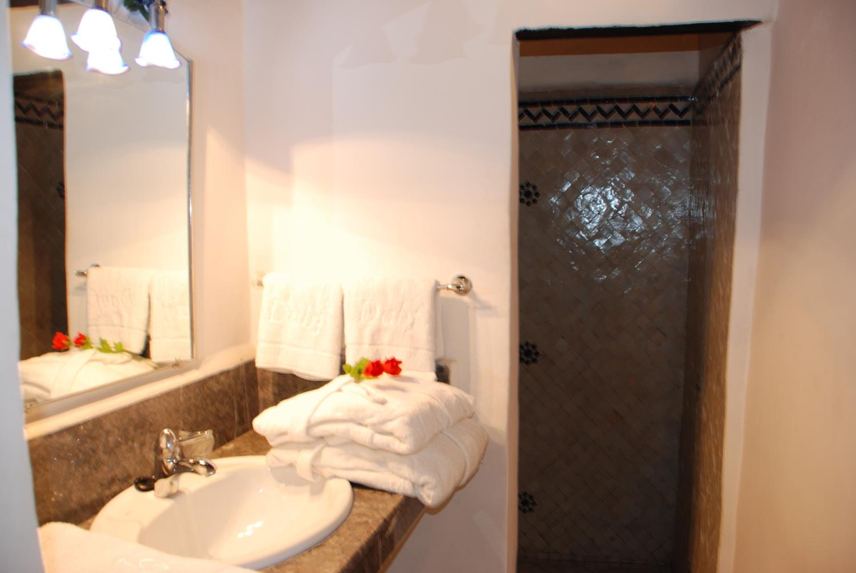 Standard Double Room with Two Double Beds - Photo 4