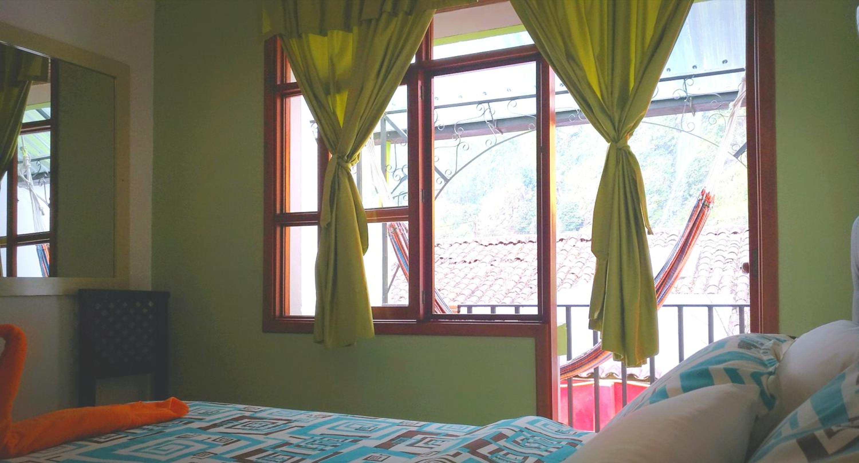 Small Single Room photo 3