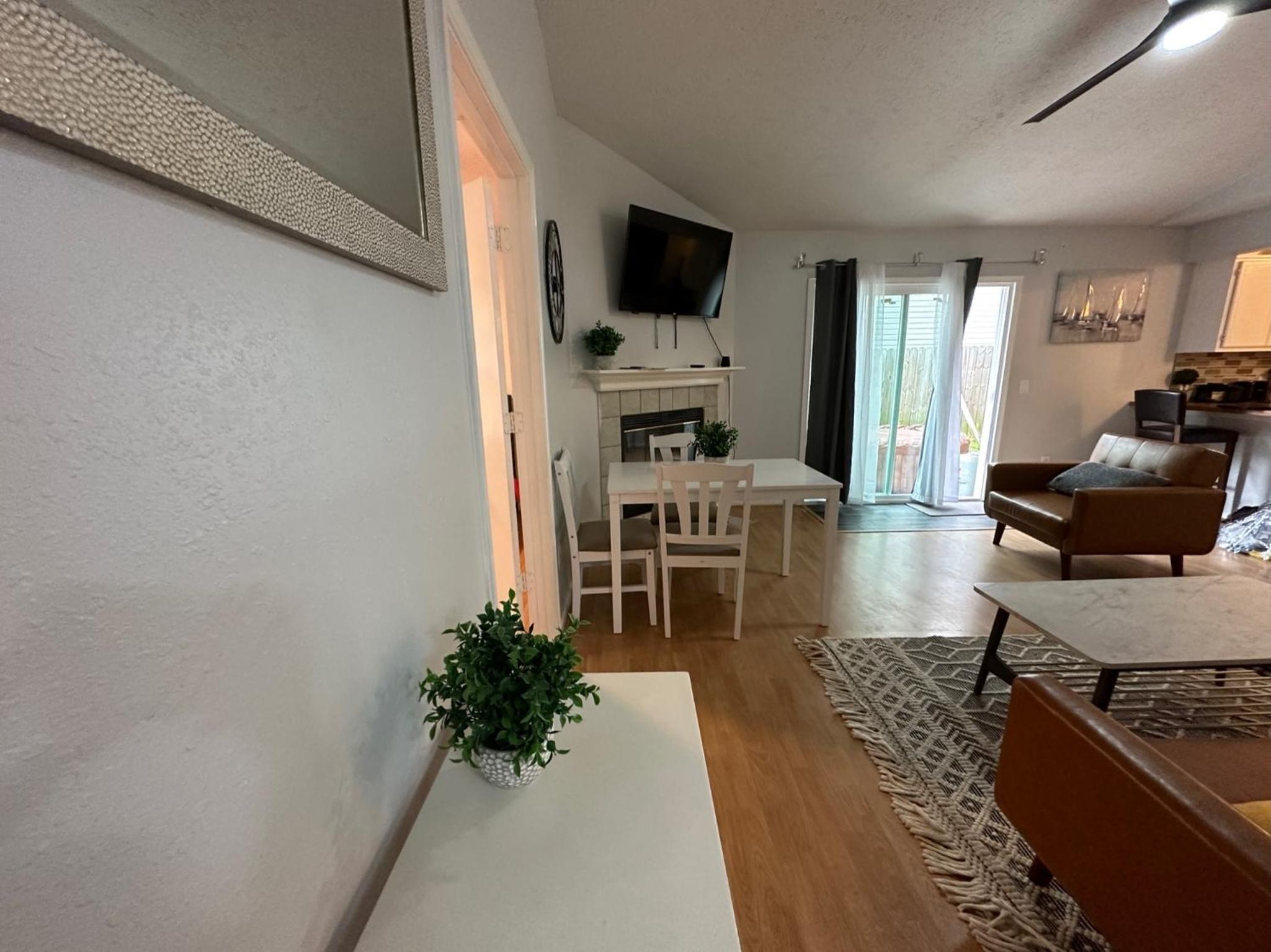 Four-Bedroom House photo 2