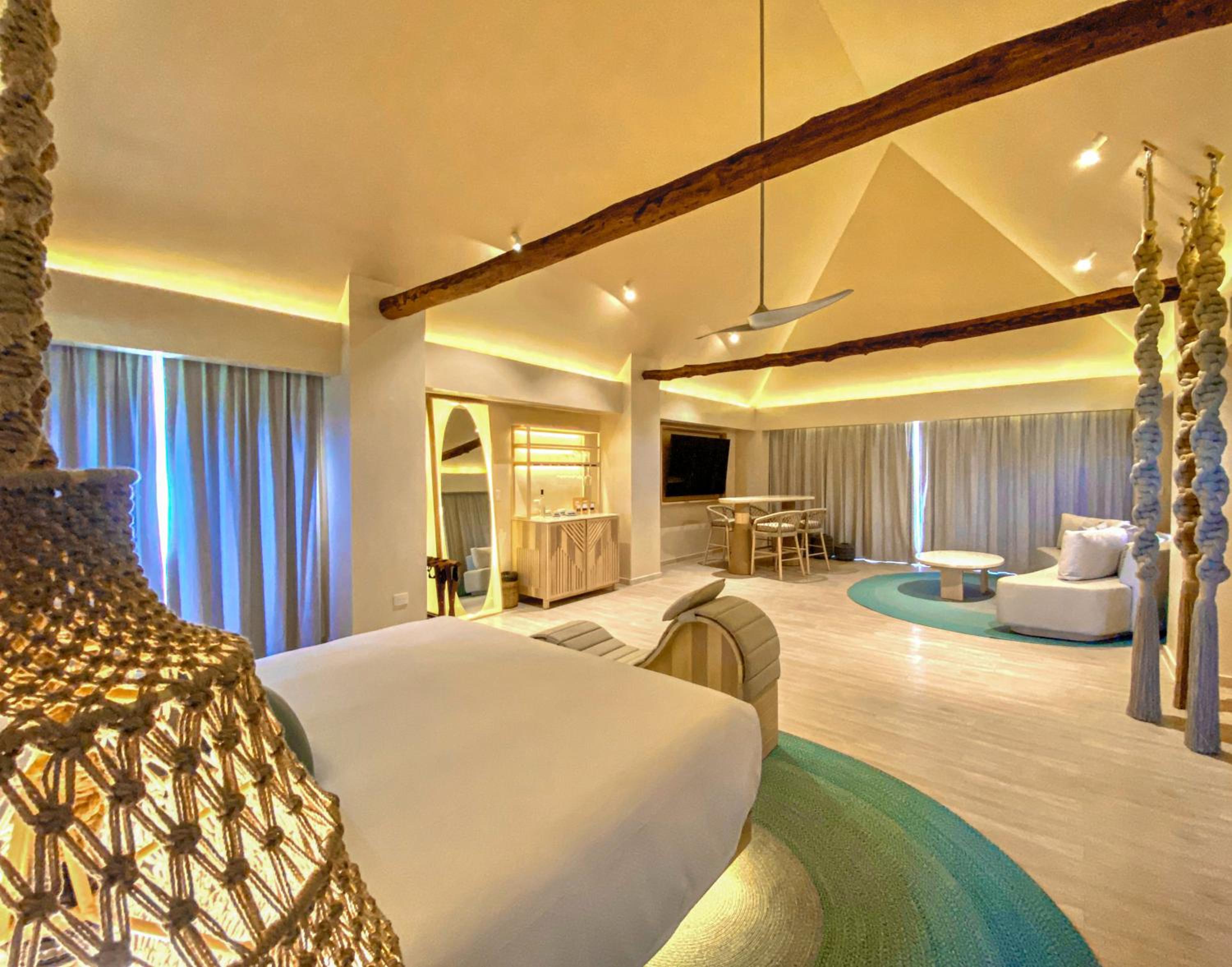 Superior Suite - Photo 18