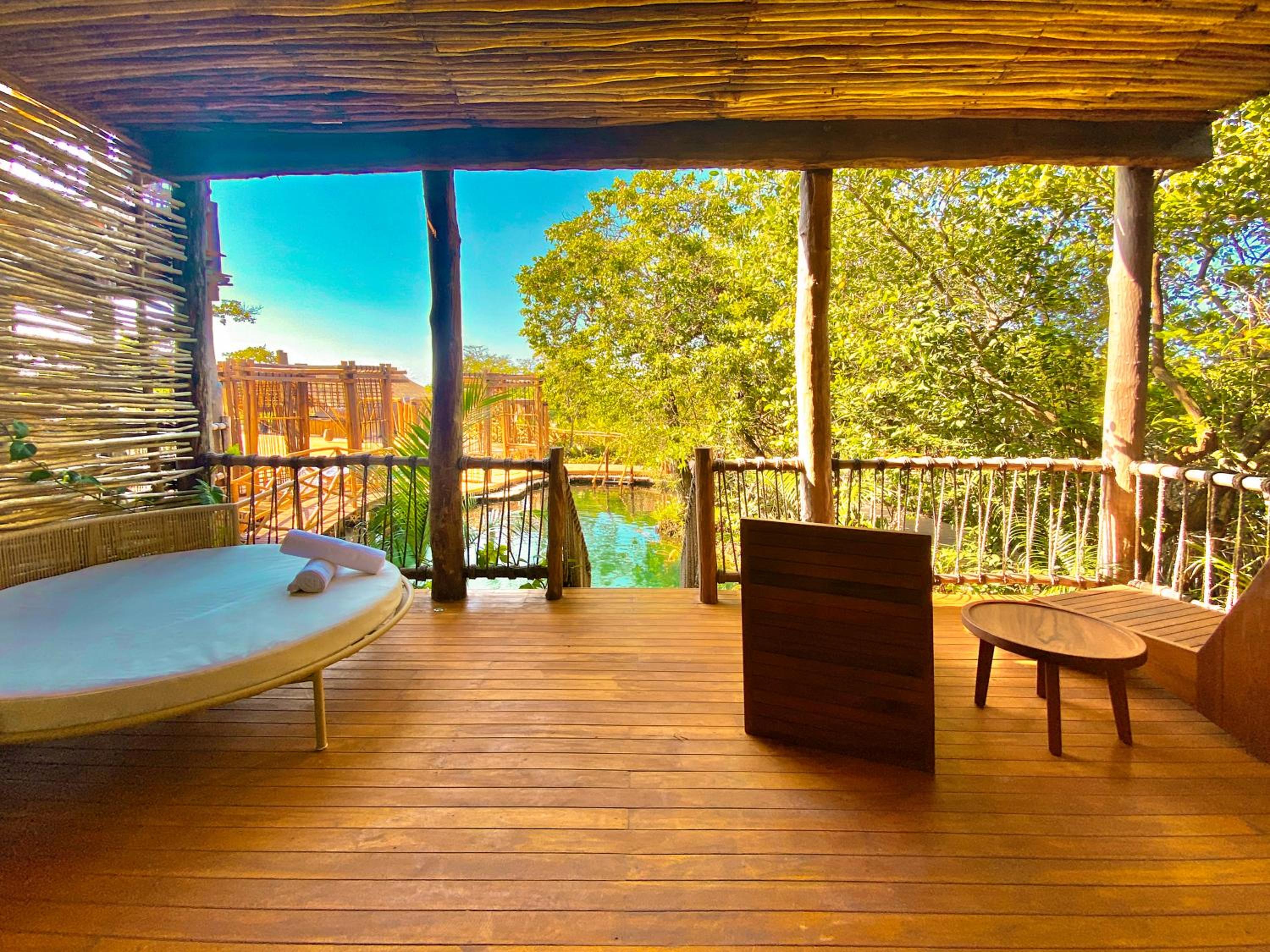 Deluxe Suite - Photo 20