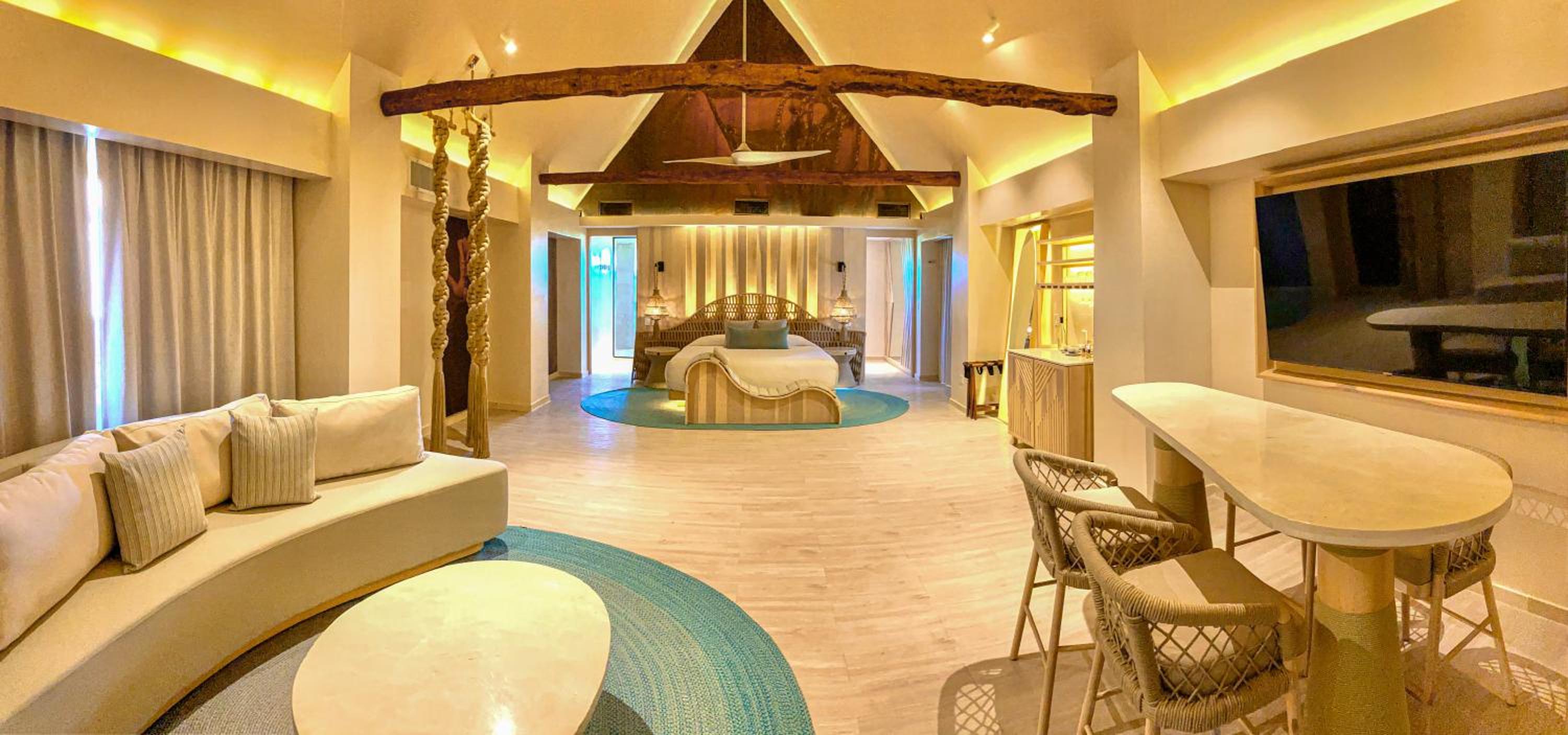 Superior Suite - Photo 31