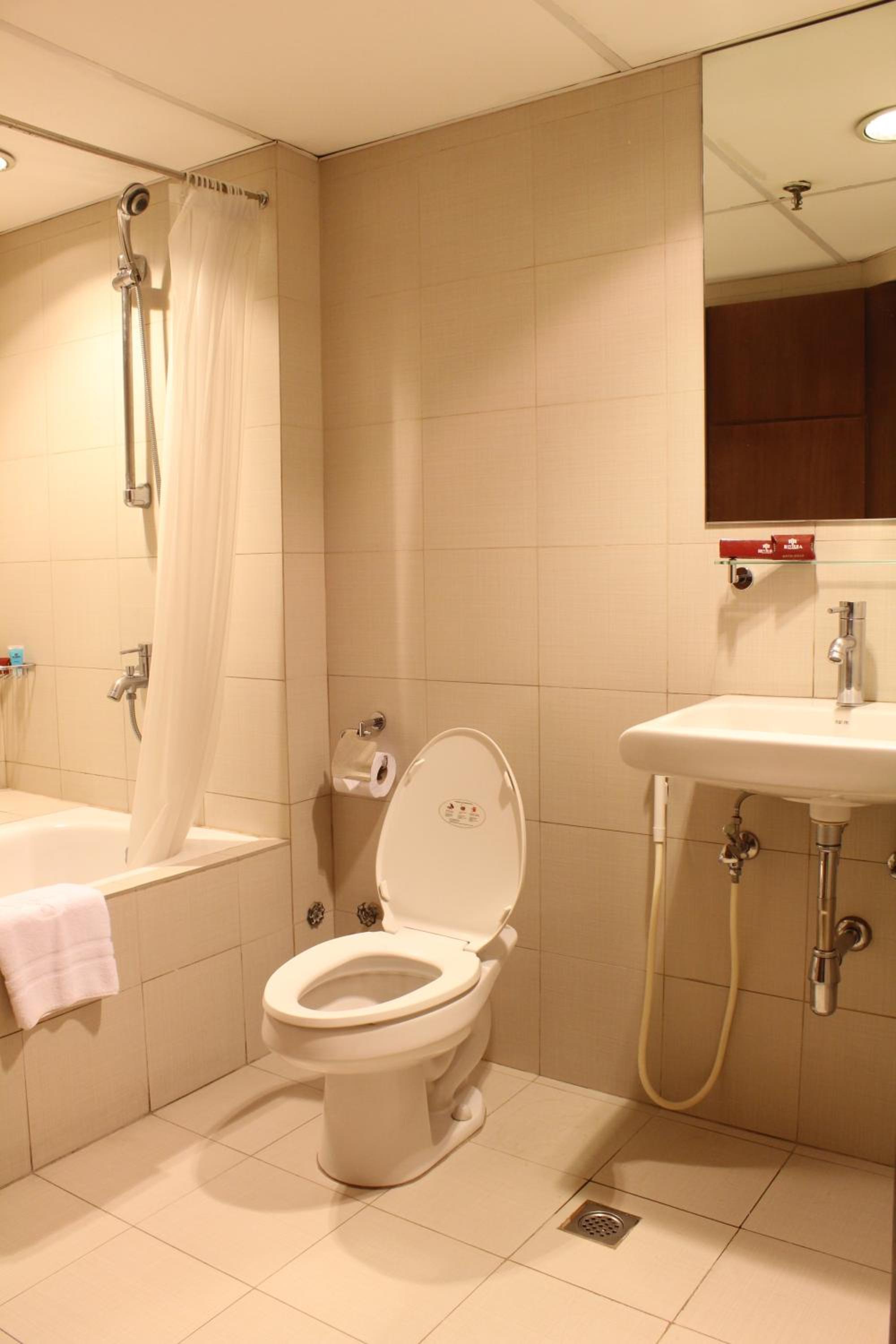 Deluxe Double Room - Photo 9