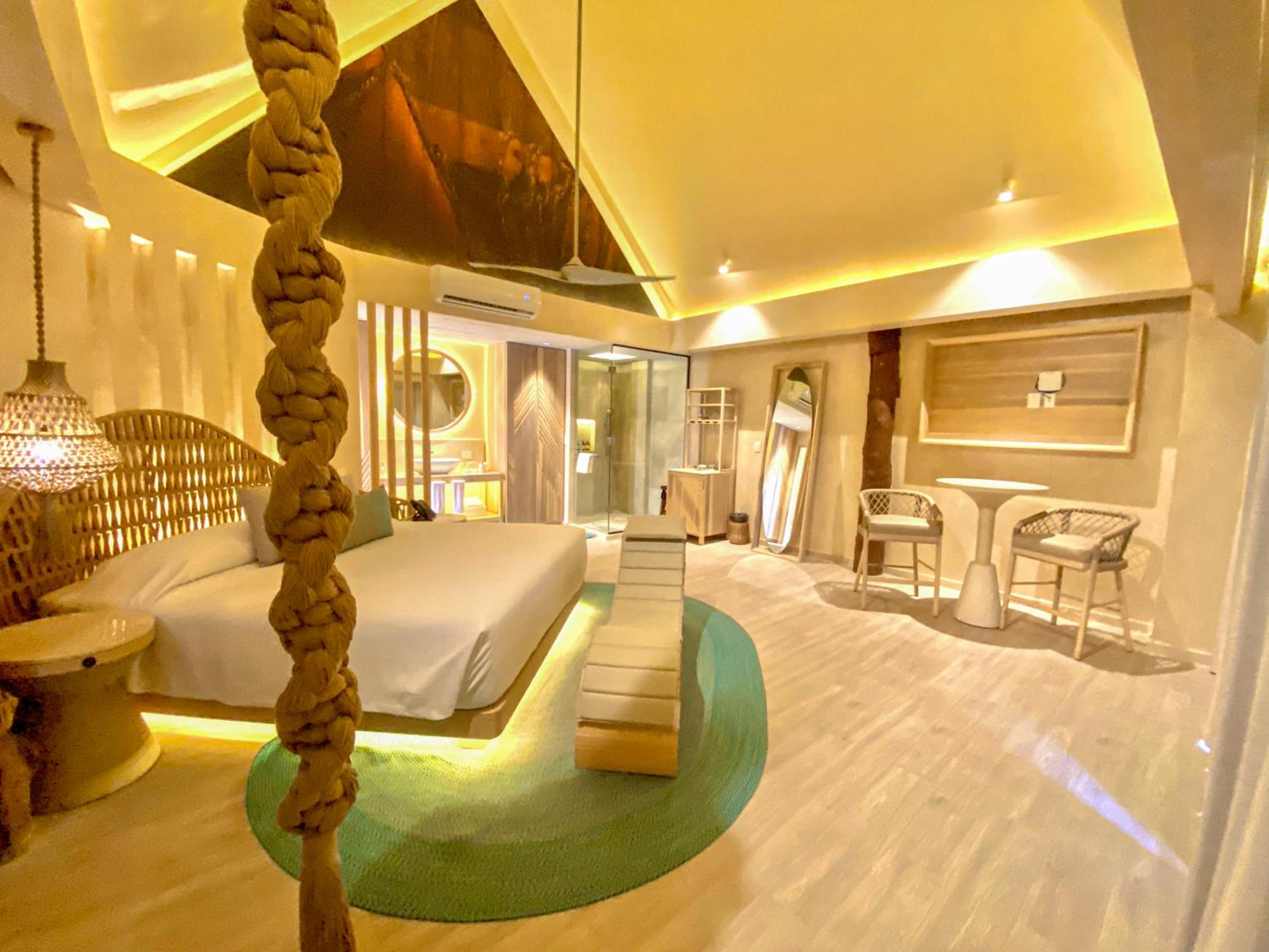 Junior Suite with Garden View - Photo 21
