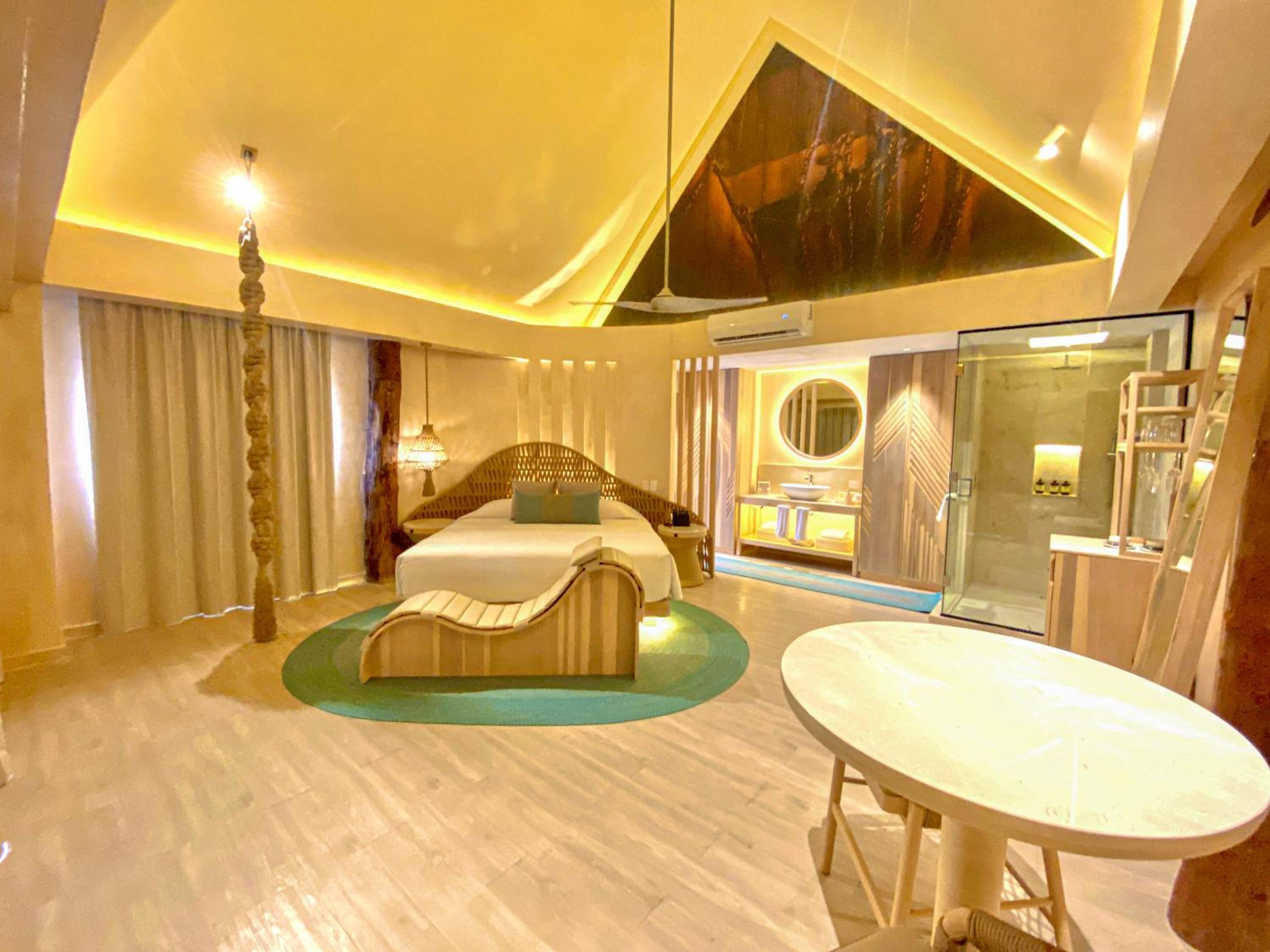 Suite with Garden View - Photo 16