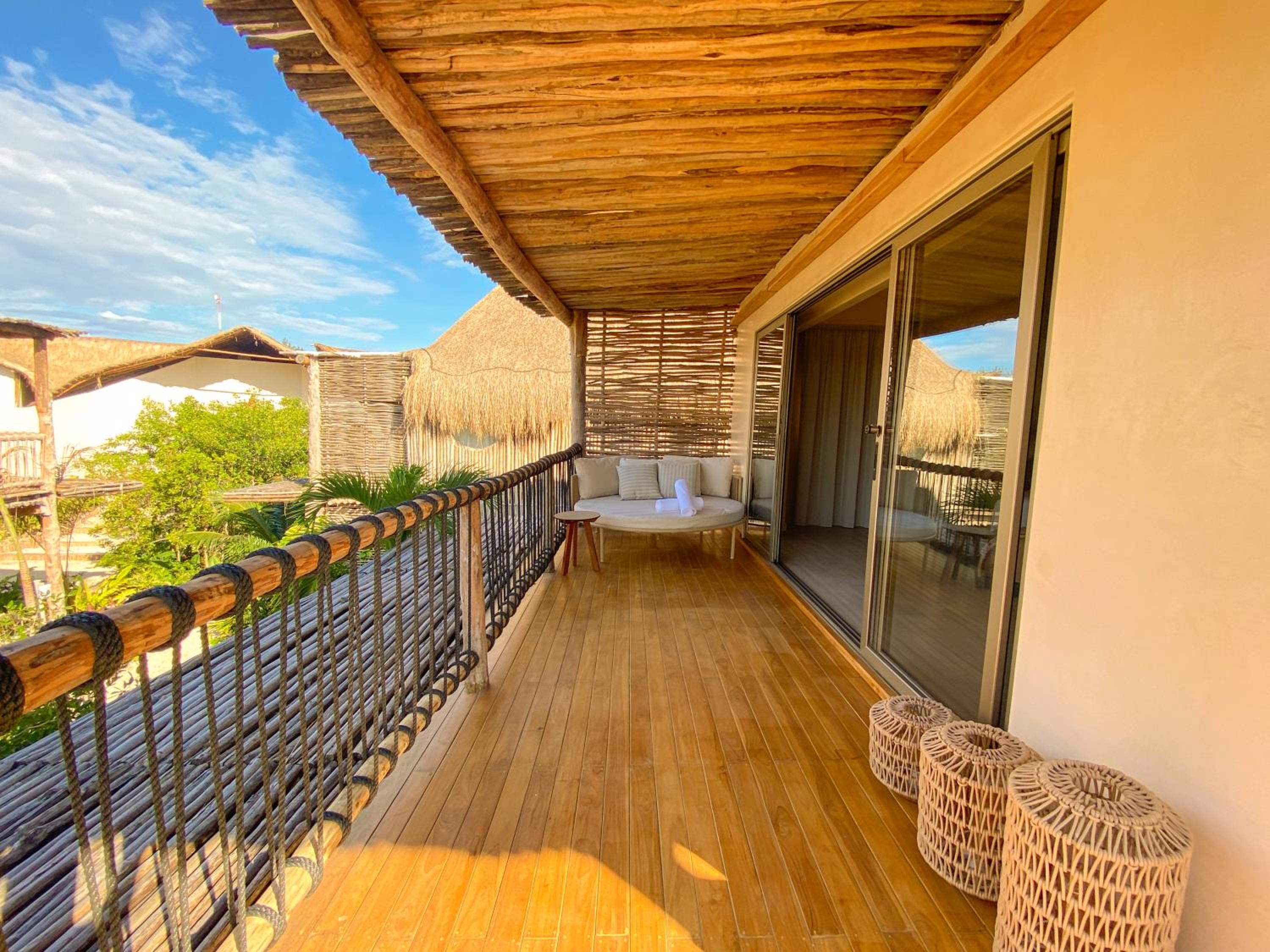 Junior Suite with Garden View - Photo 16