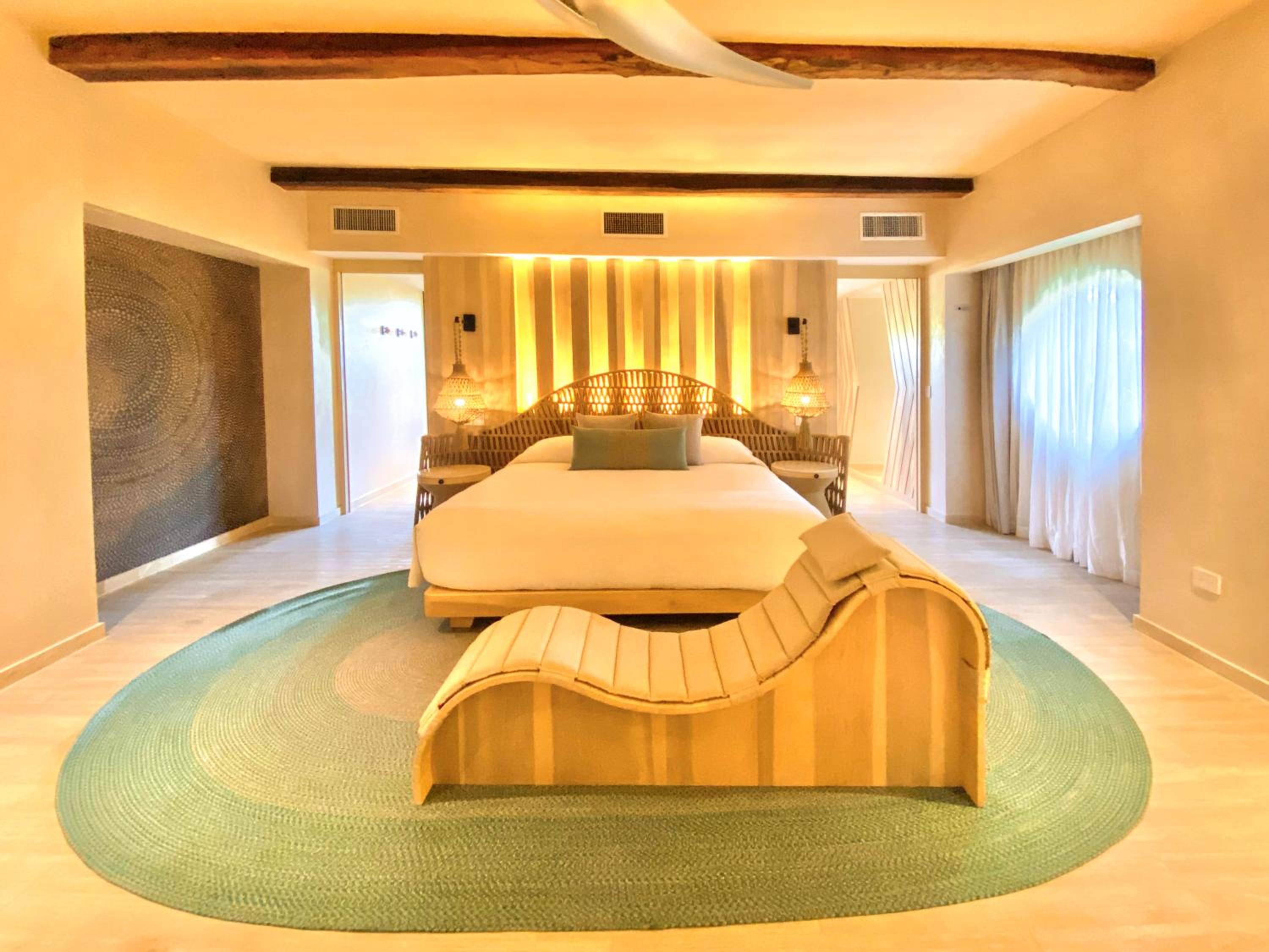 Deluxe Suite - Photo 29