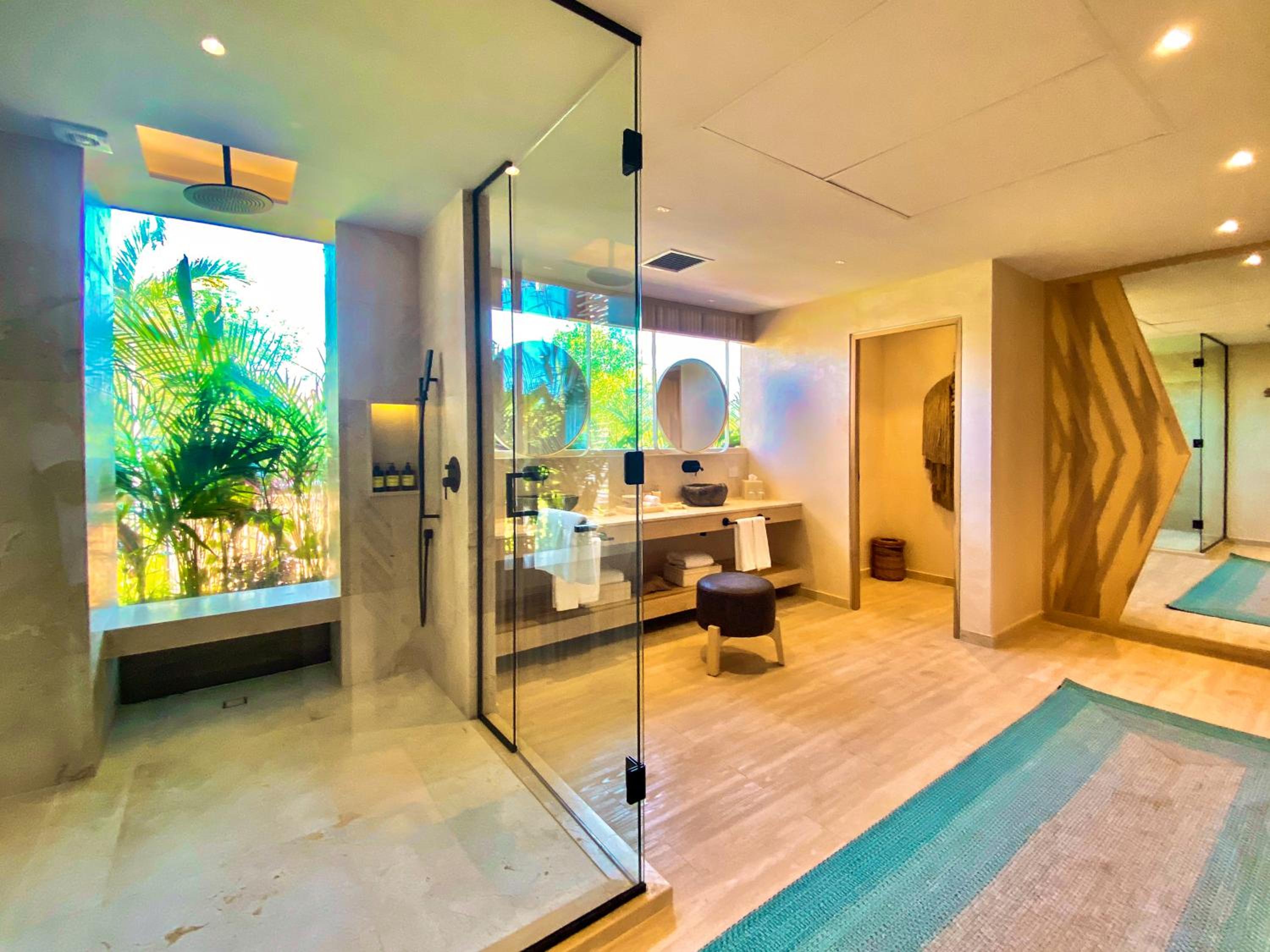 Deluxe Suite - Photo 28