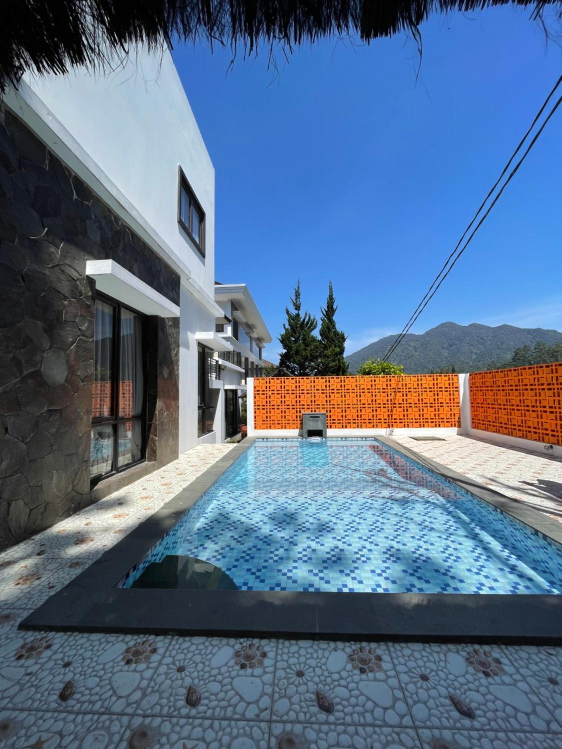 Villa photo 2