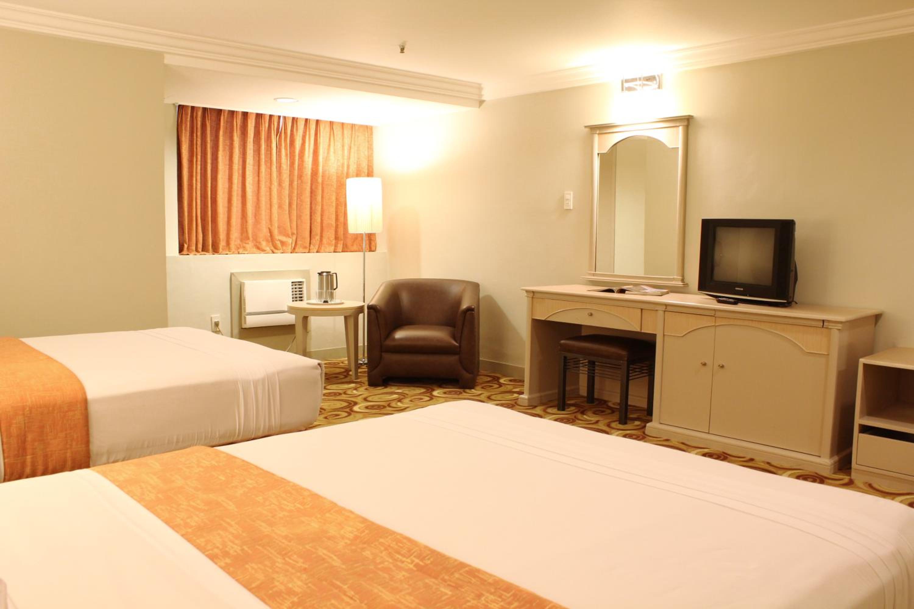 Premier Triple Room - Photo 1