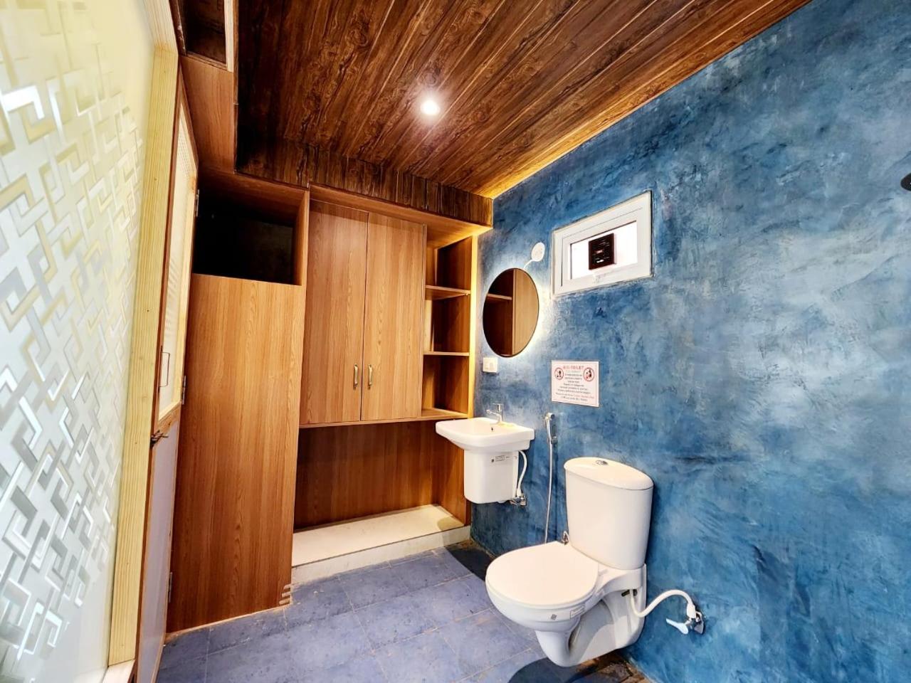 Superior King Room photo 2