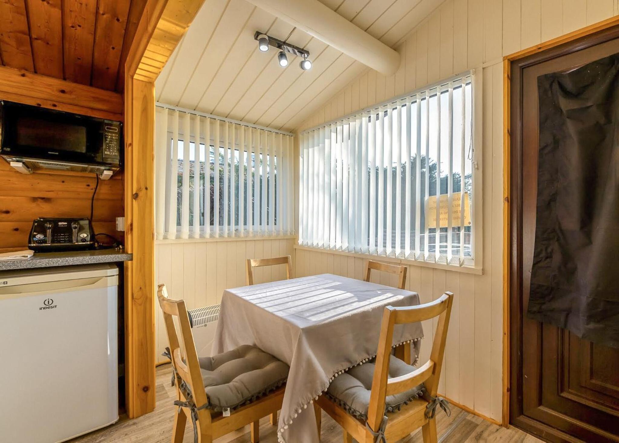 Two-Bedroom Holiday Home 10 photo 3