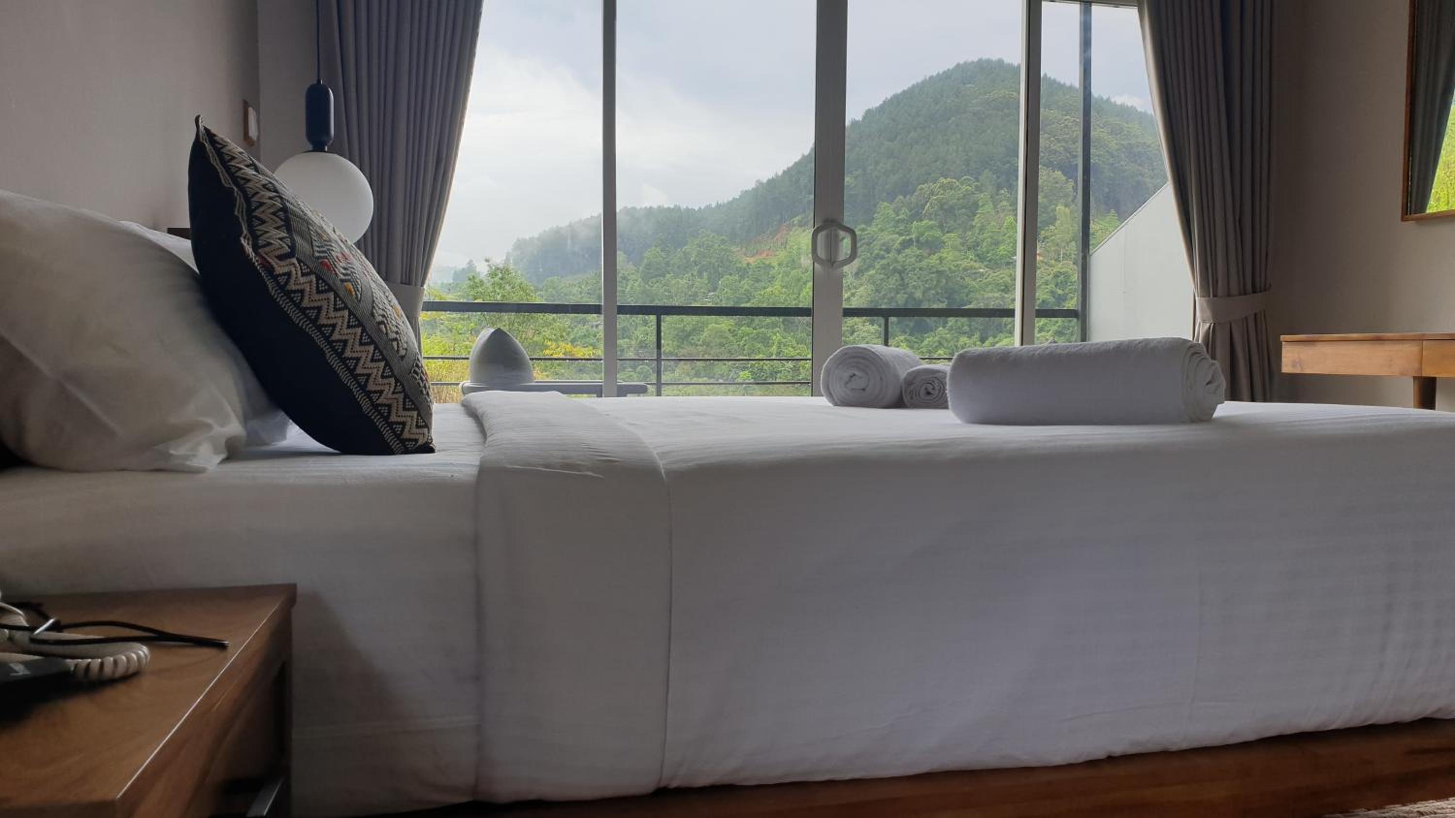 Deluxe Queen Room - Photo 6