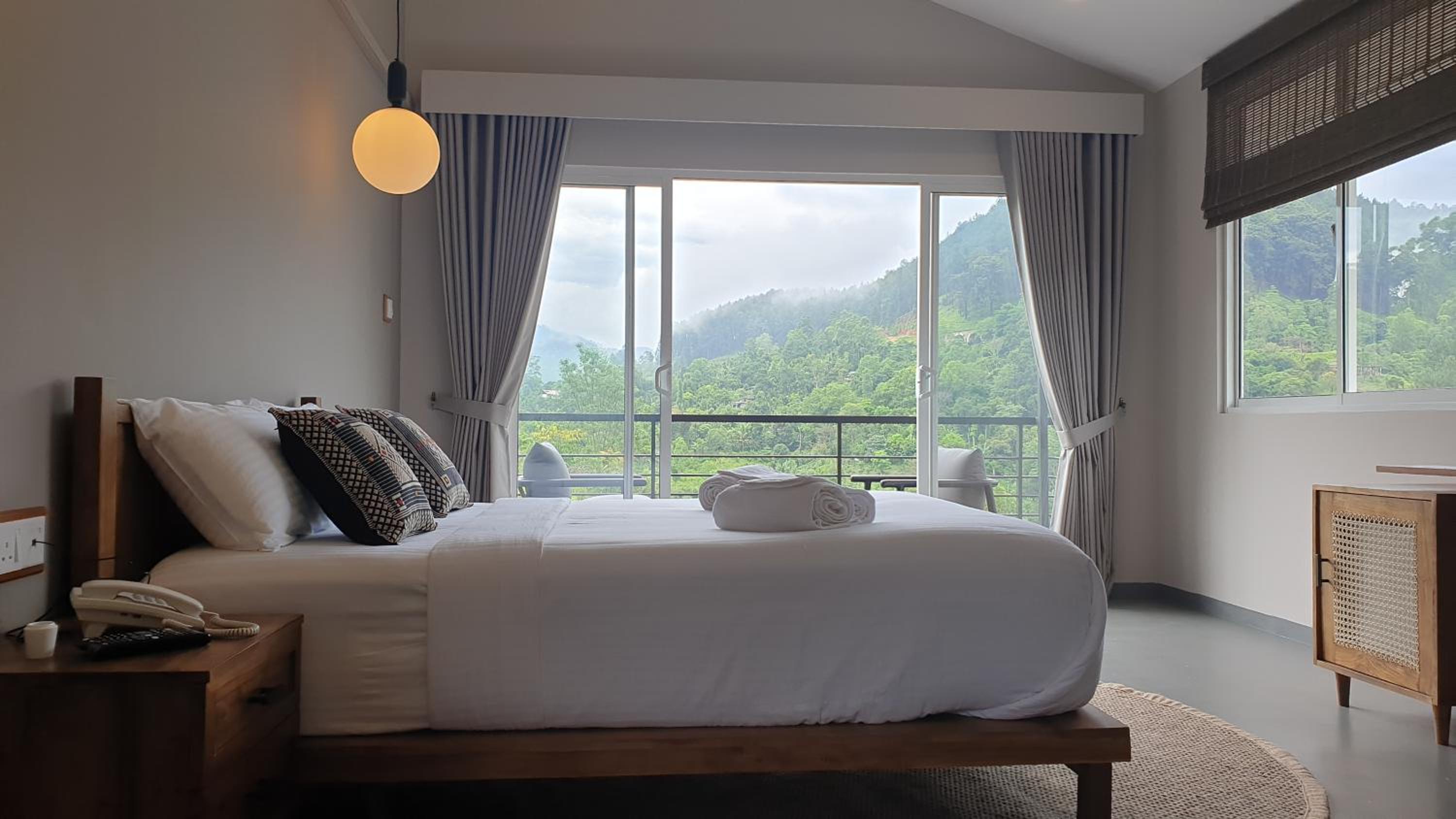 Deluxe Queen Room - Photo 1