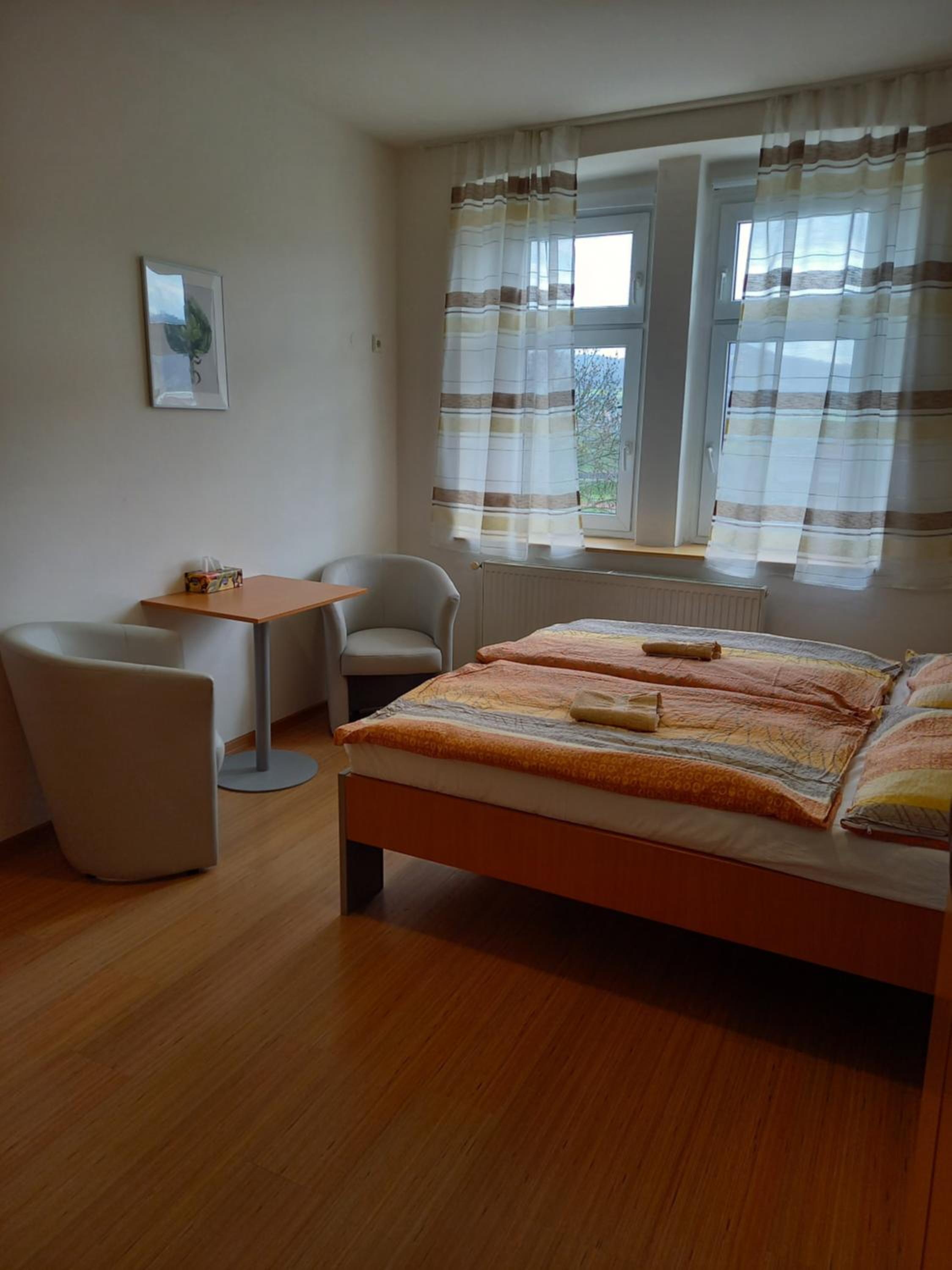 Double or Twin Room with Private Bathroom - Photo 5