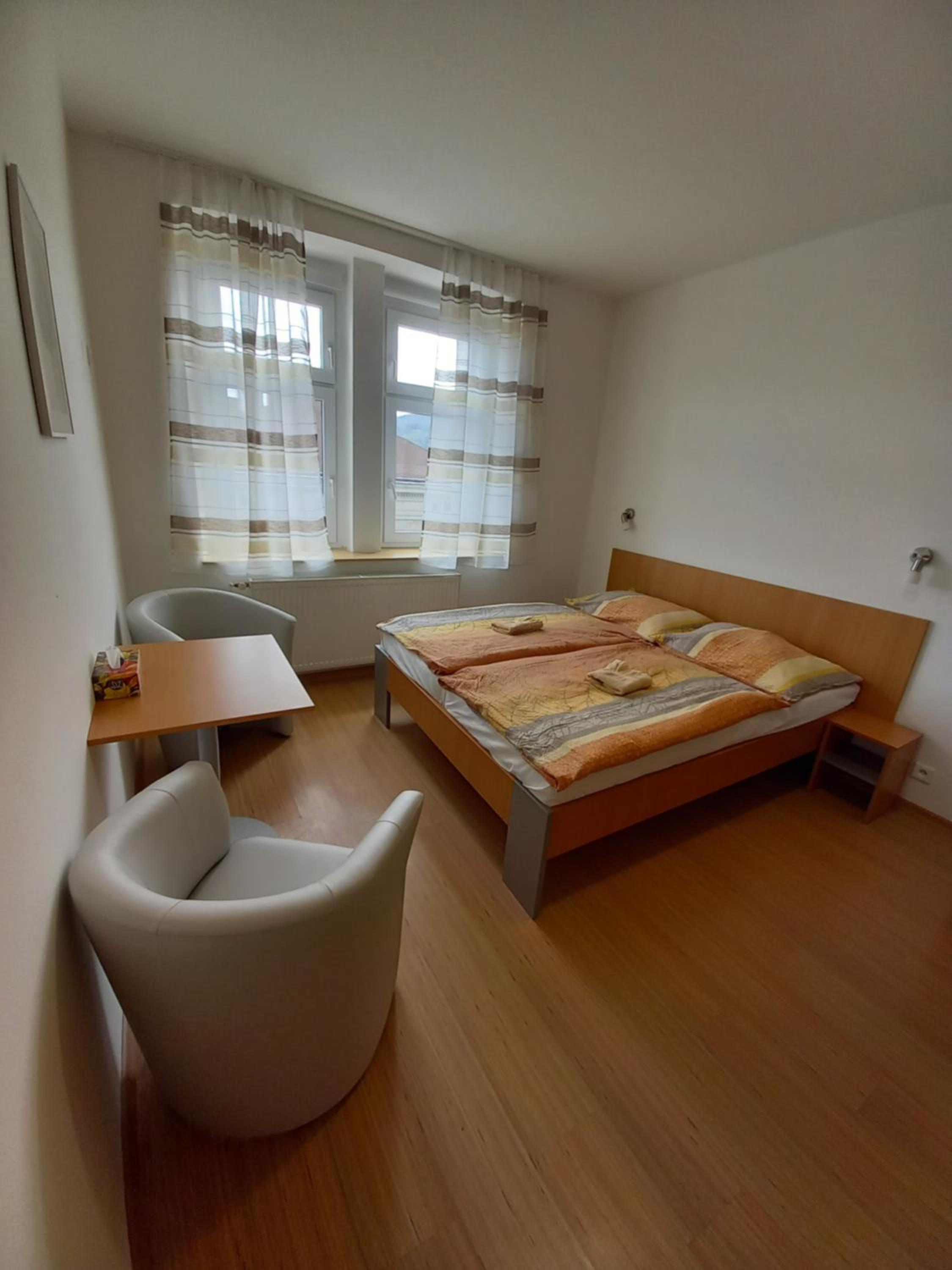 Double or Twin Room with Private Bathroom - Photo 6