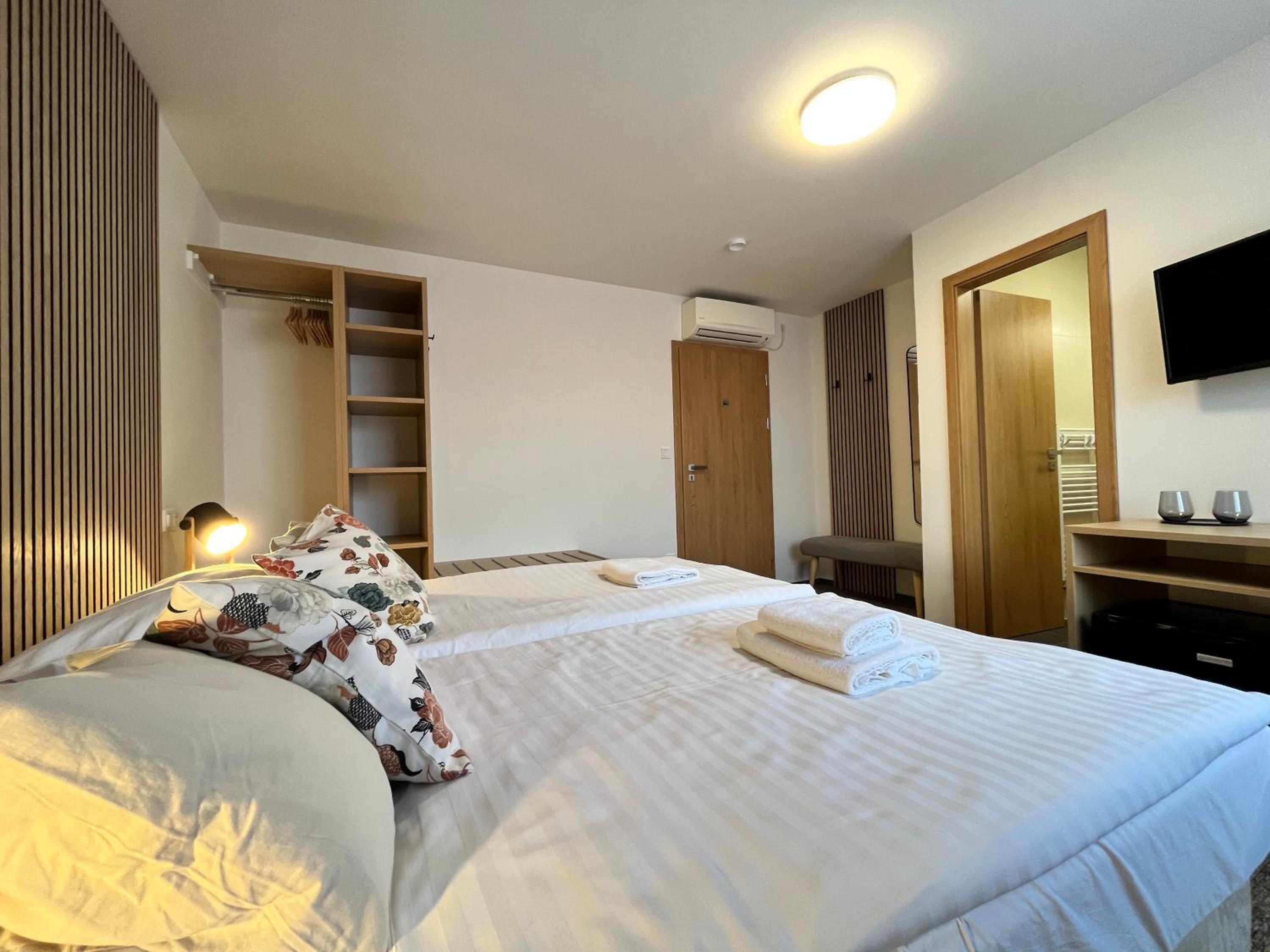 Double or Twin Room photo 2