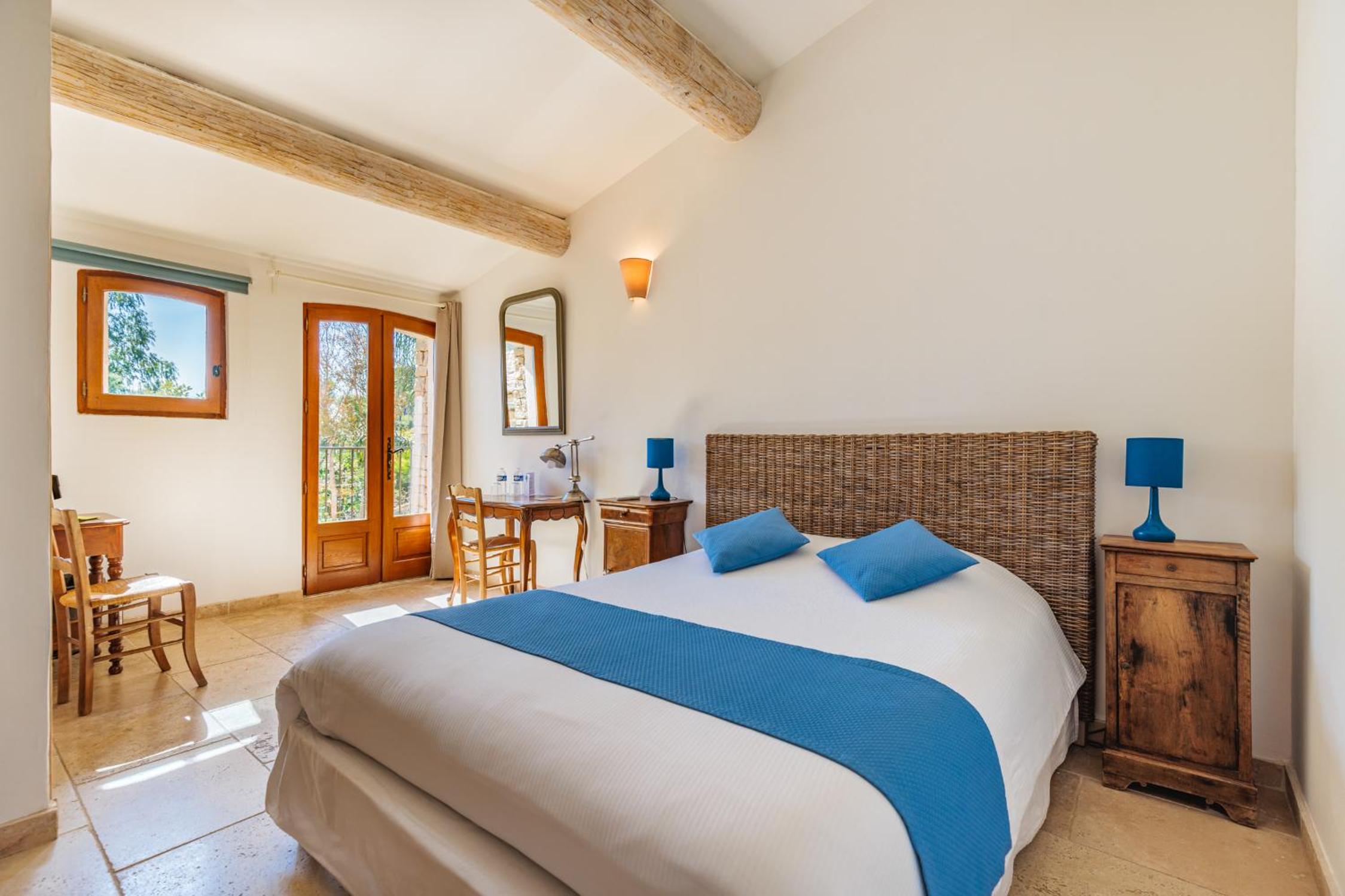 Deluxe Double Room with Shower photo 3