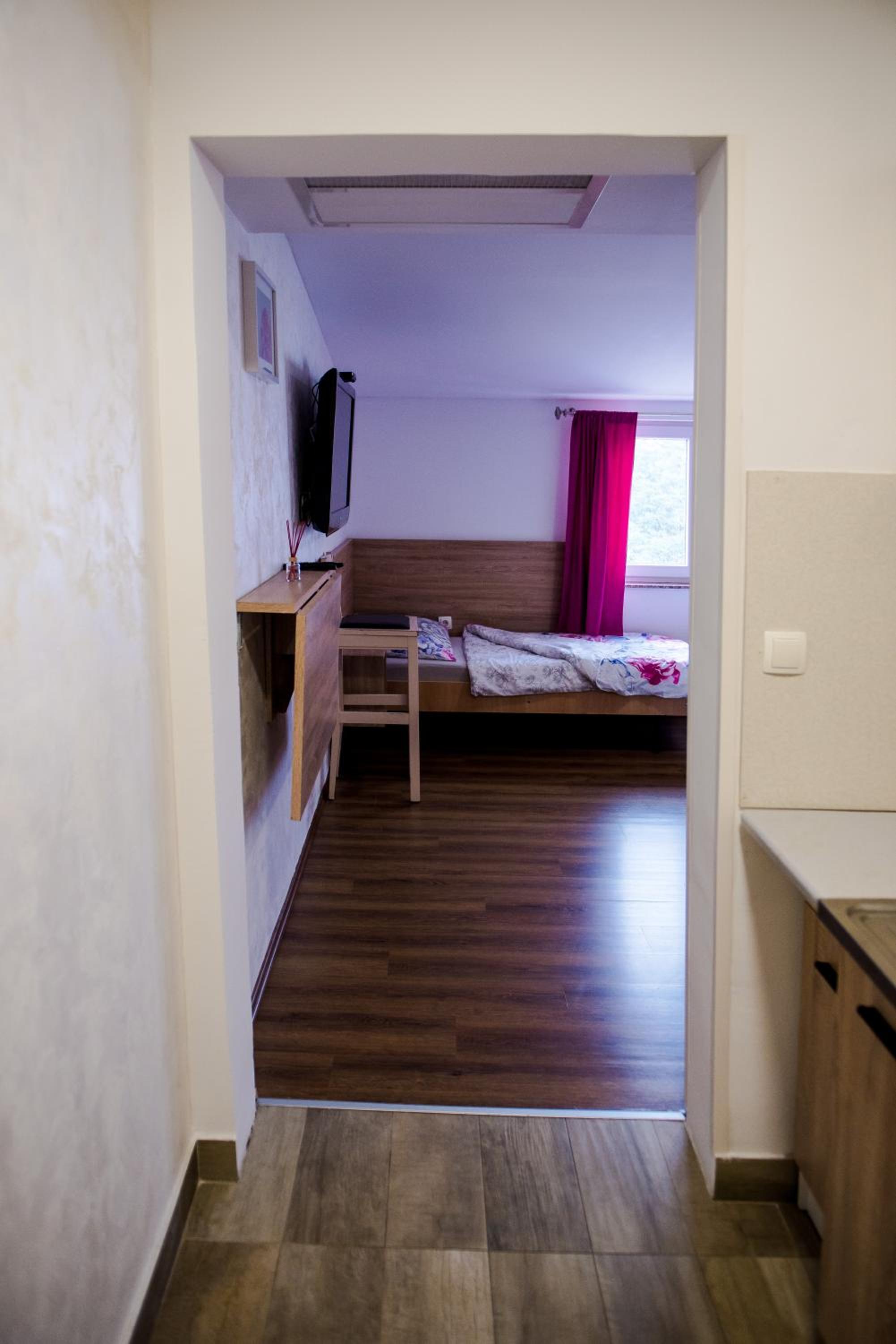 Apartment with Mountain View photo 3