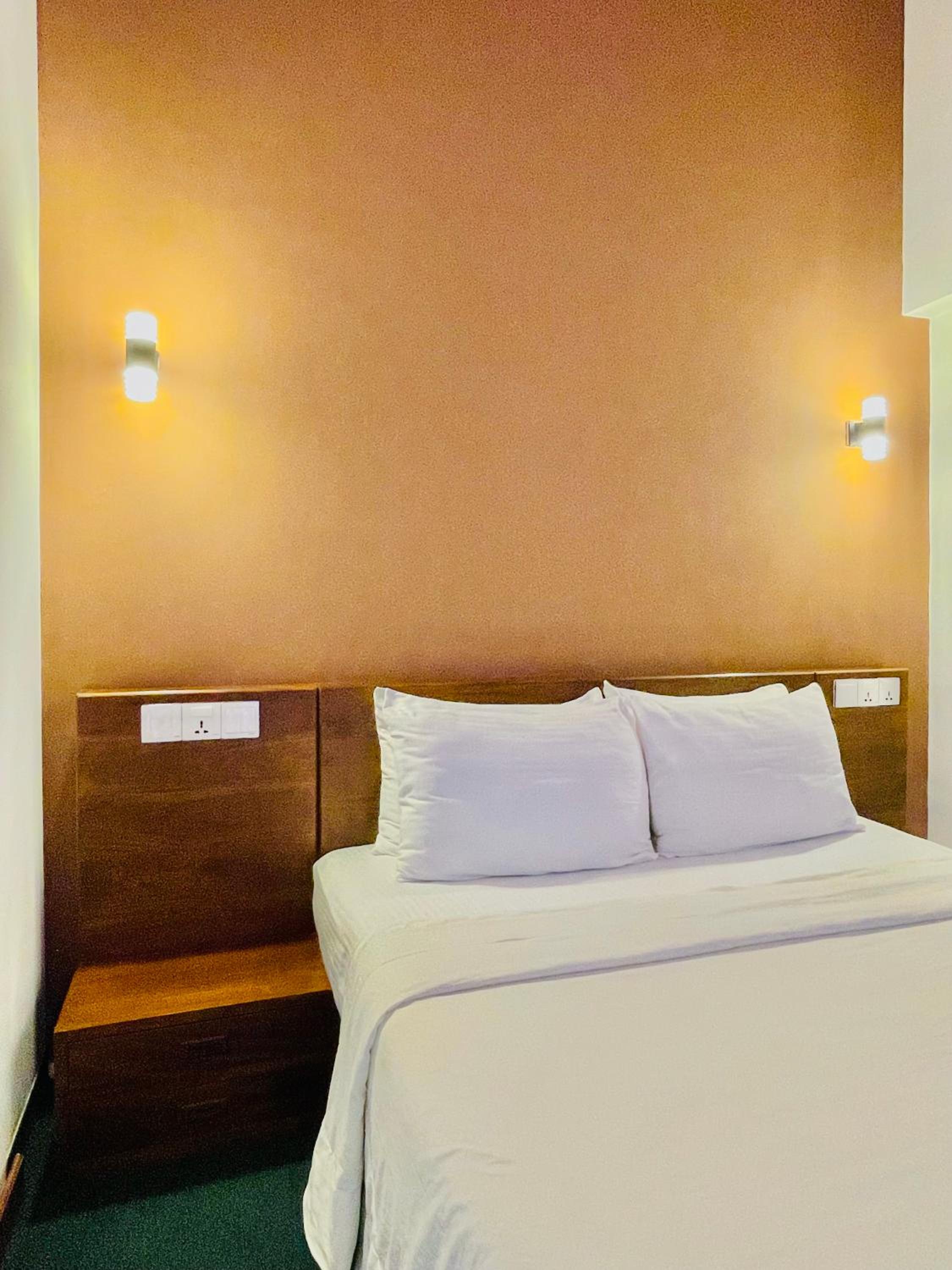 Deluxe Double Room with Balcony photo 1