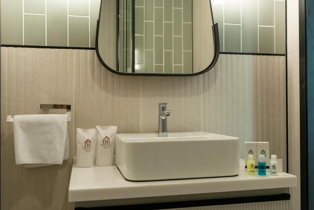 Suite - Photo 6