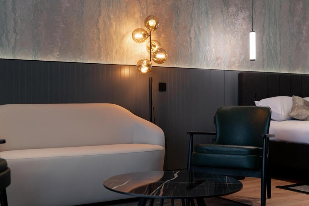 King Suite - Photo 11
