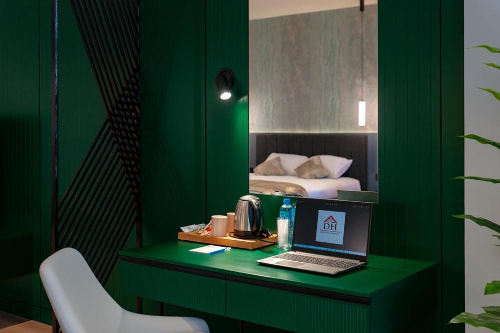 King Suite - Photo 12