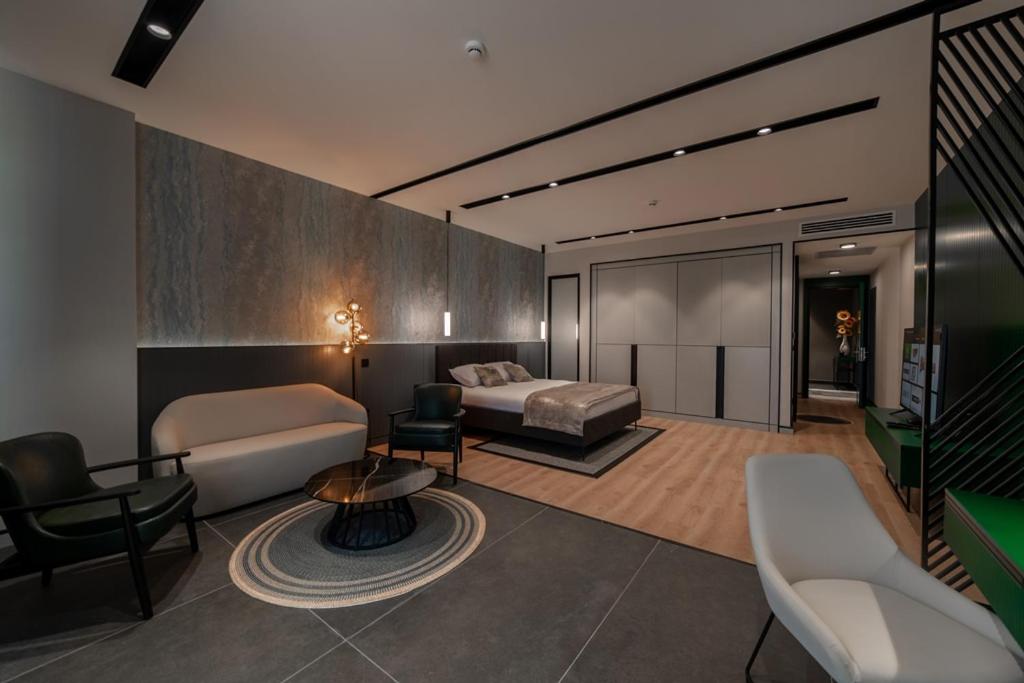 King Suite - Photo 1