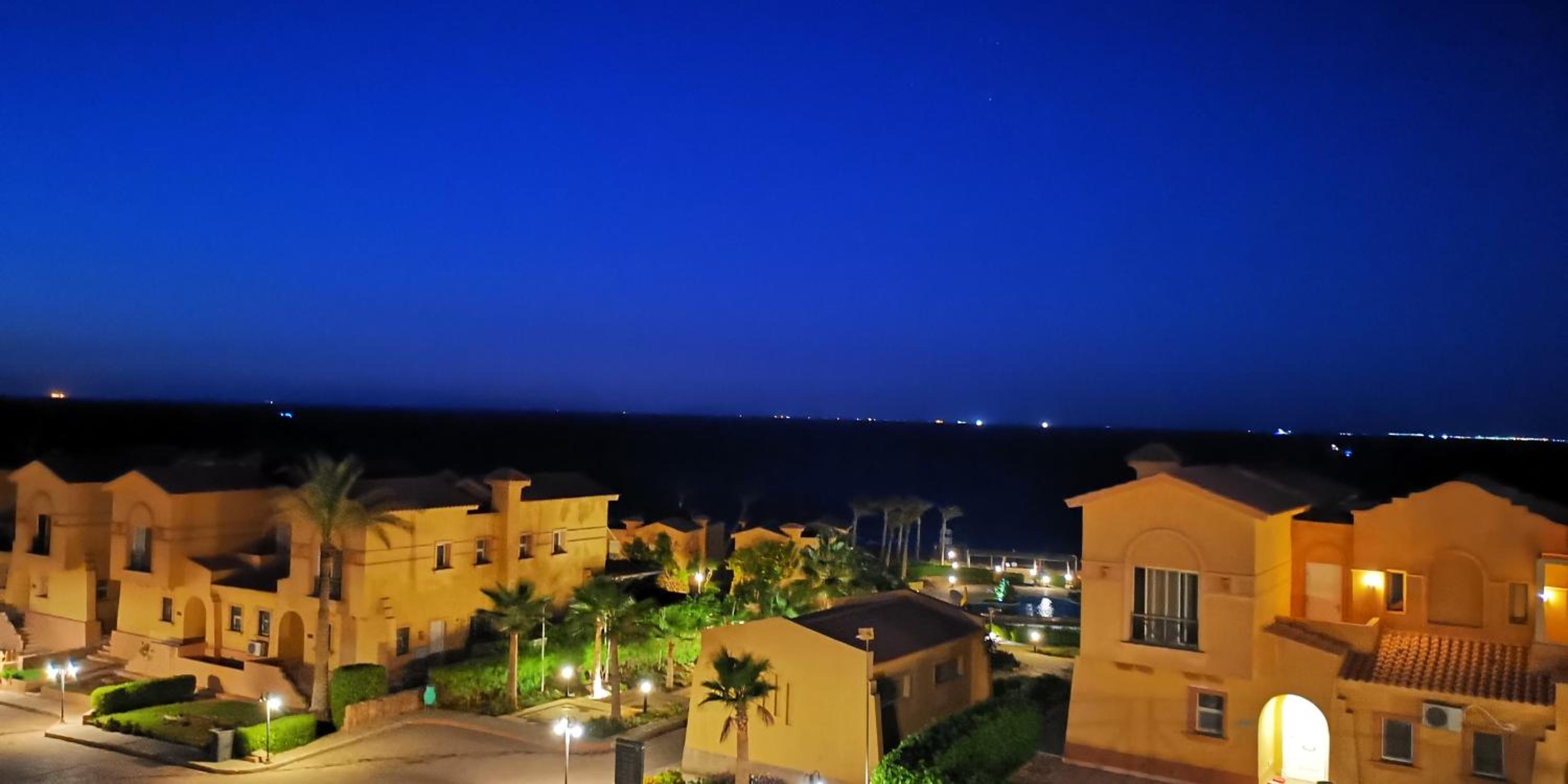 Apartment with Sea View - Photo 2