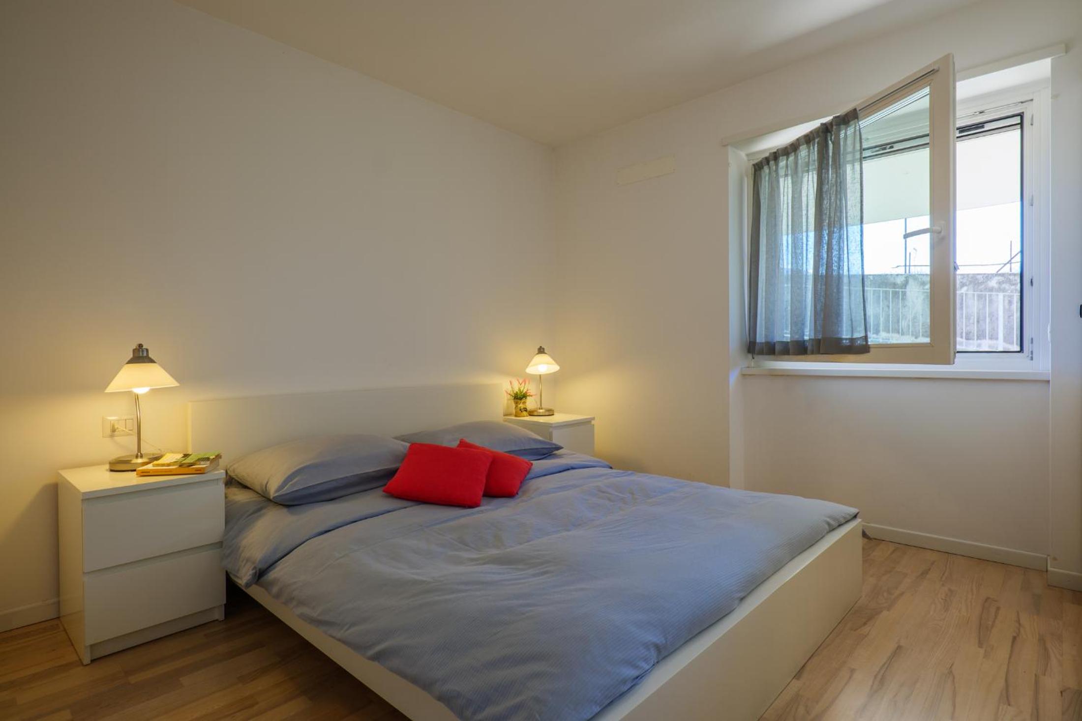 One-Bedroom Apartment with Private Garden photo 1