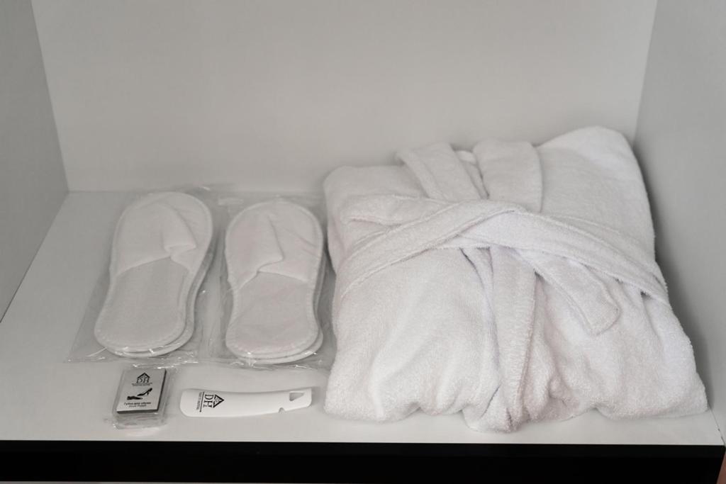 Standard Double Room - Photo 9