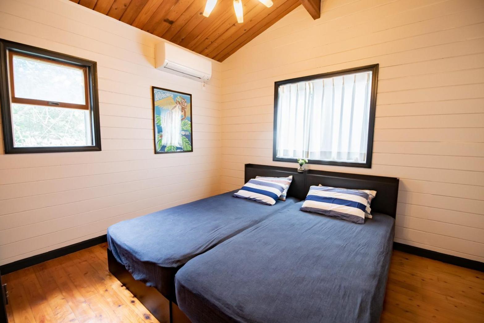 Three-Bedroom House photo 3