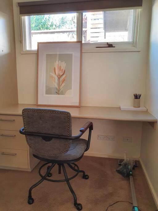 Three-Bedroom House photo 3