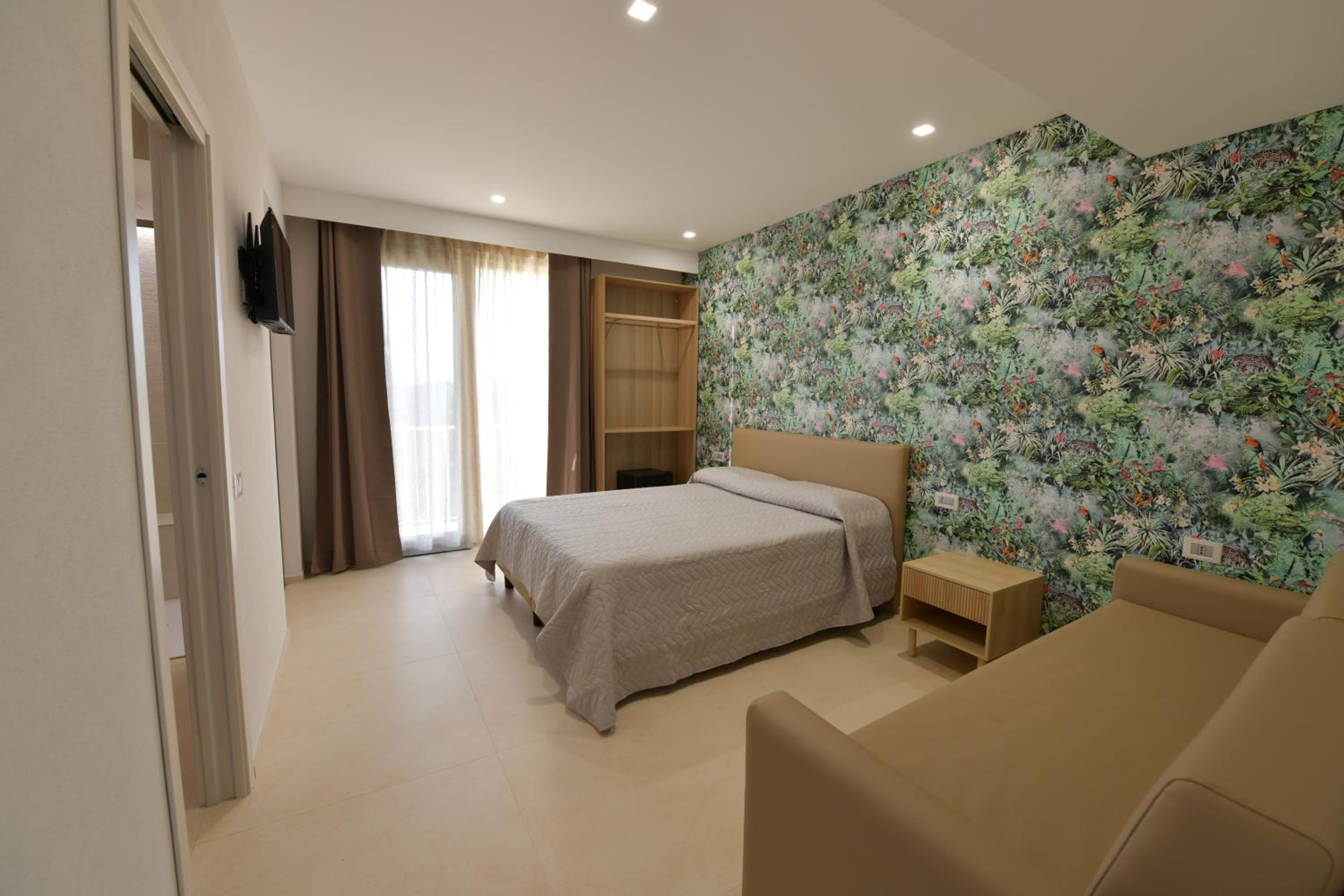 Luxury Quadruple Room - Photo 12
