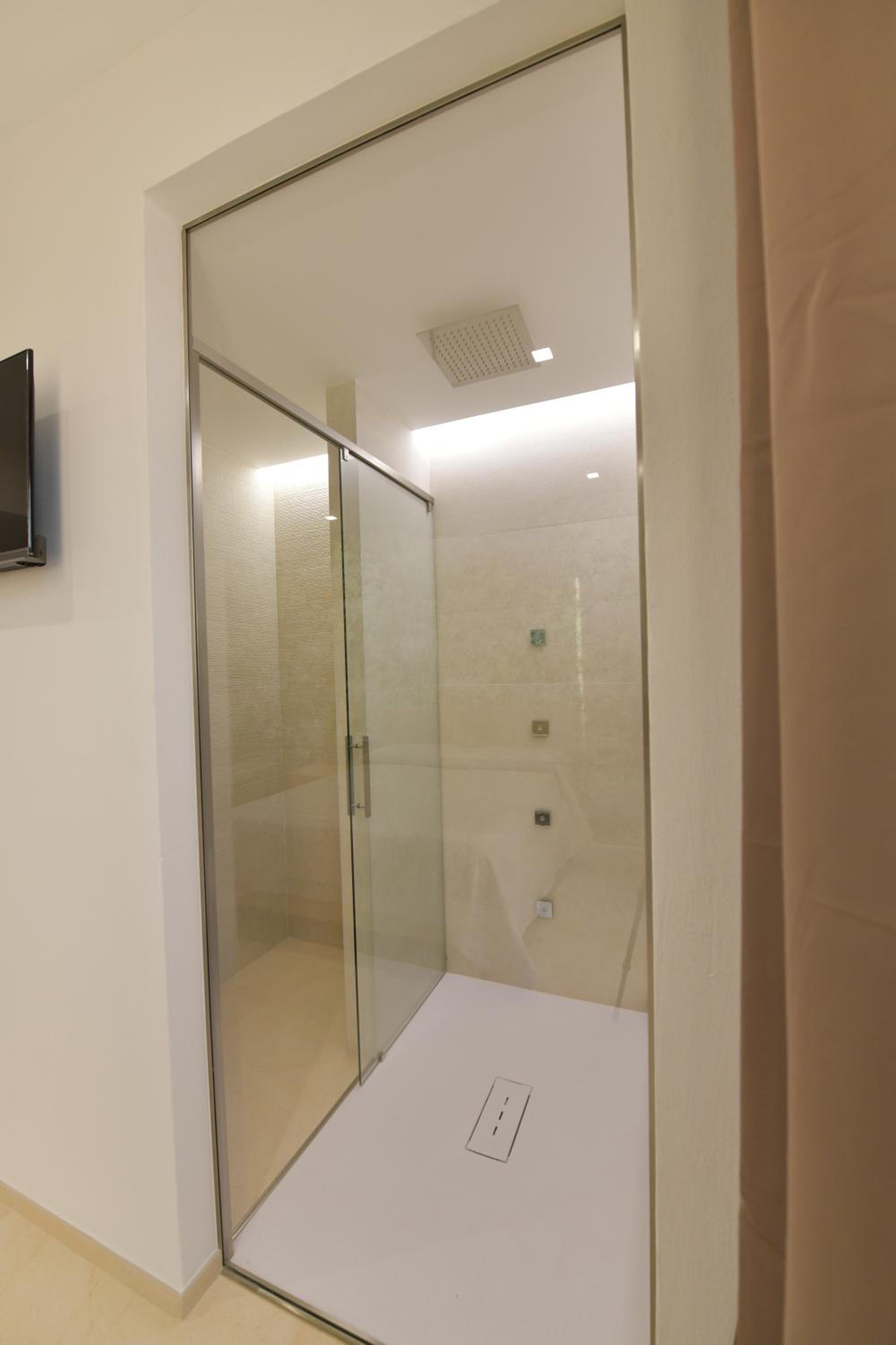 Luxury Quadruple Room - Photo 5