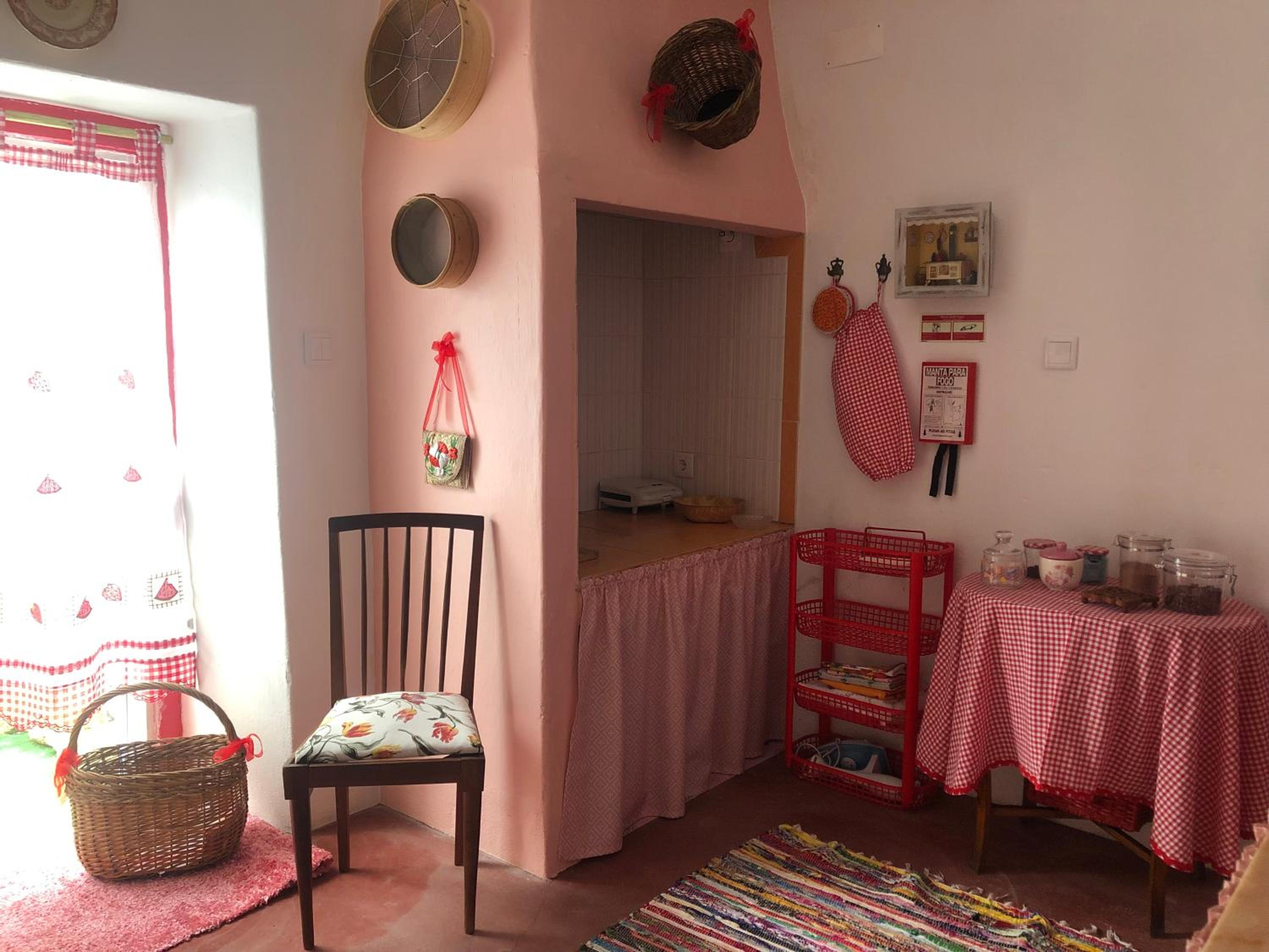 Two-Bedroom House - Photo 3