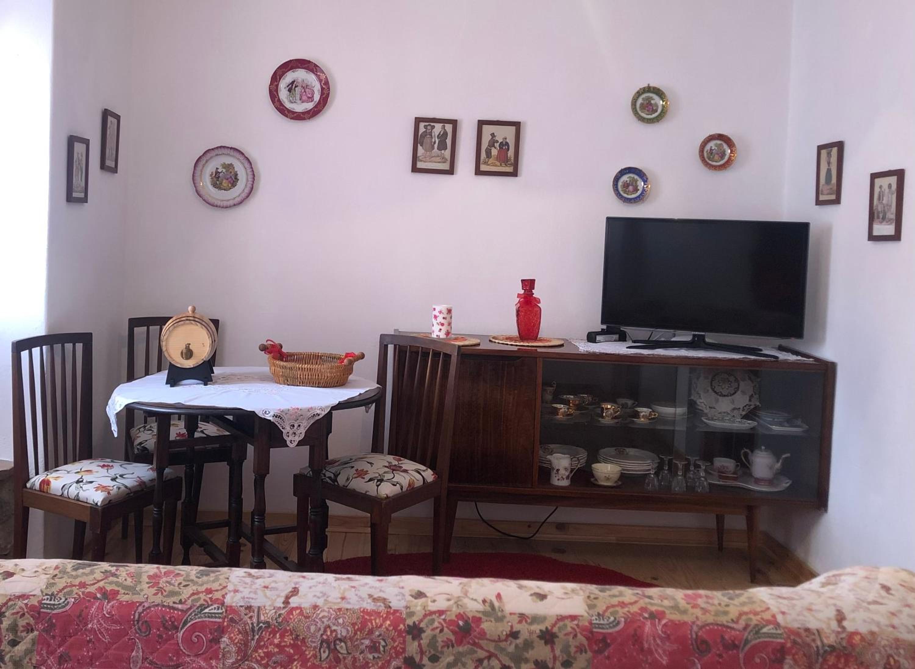 Two-Bedroom House - Photo 25