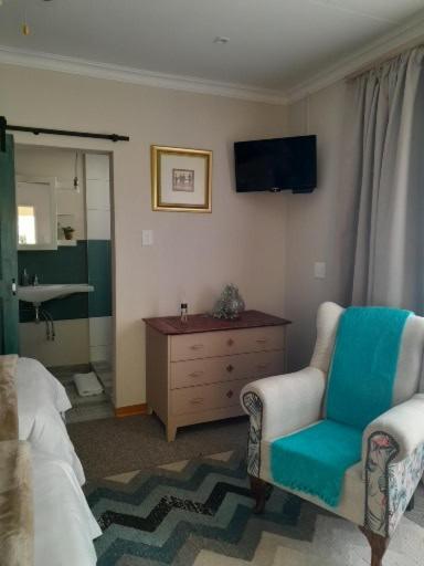 Standard Twin Room - Photo 4