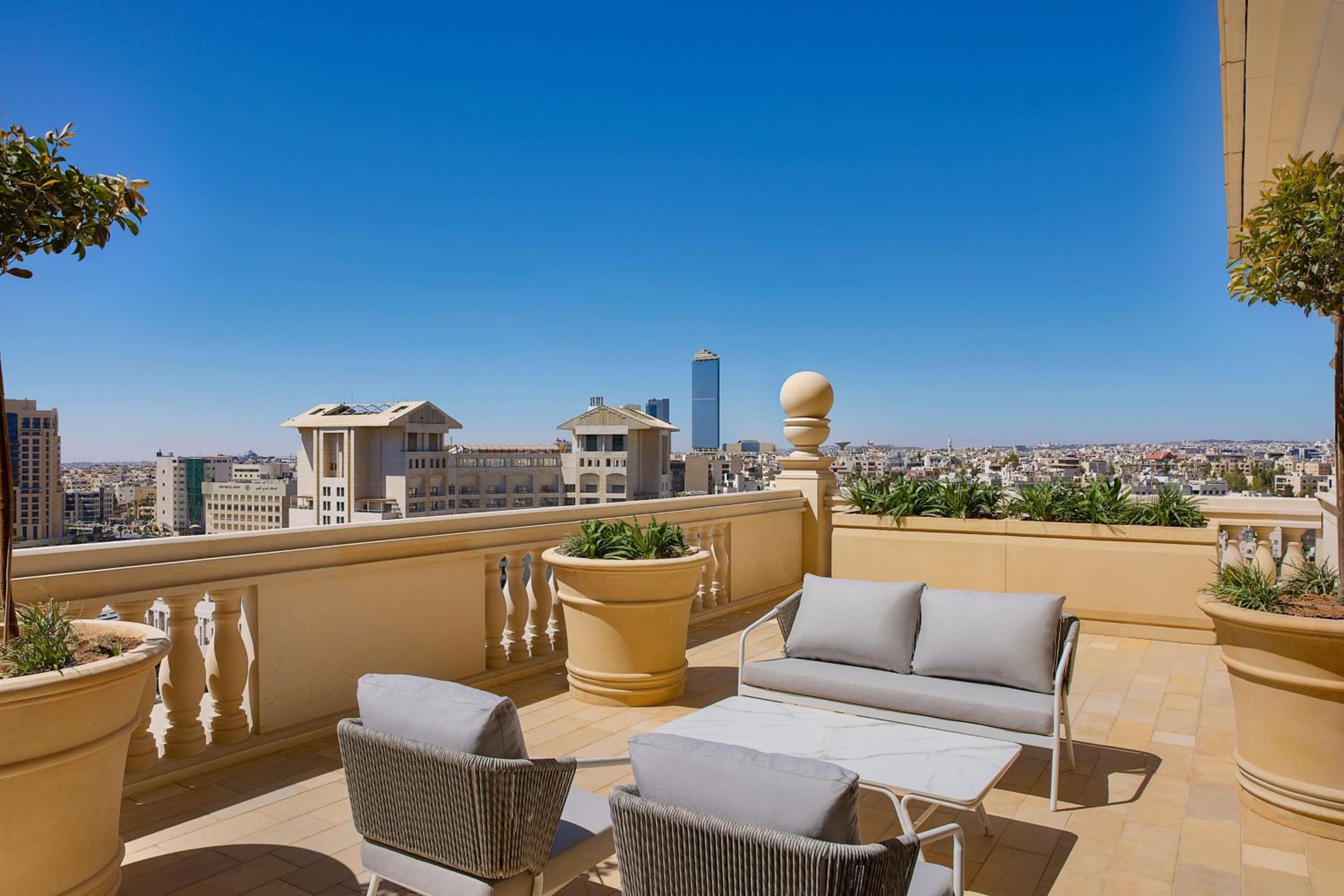 Grand Skyline, Suite, 1 King, Balcony