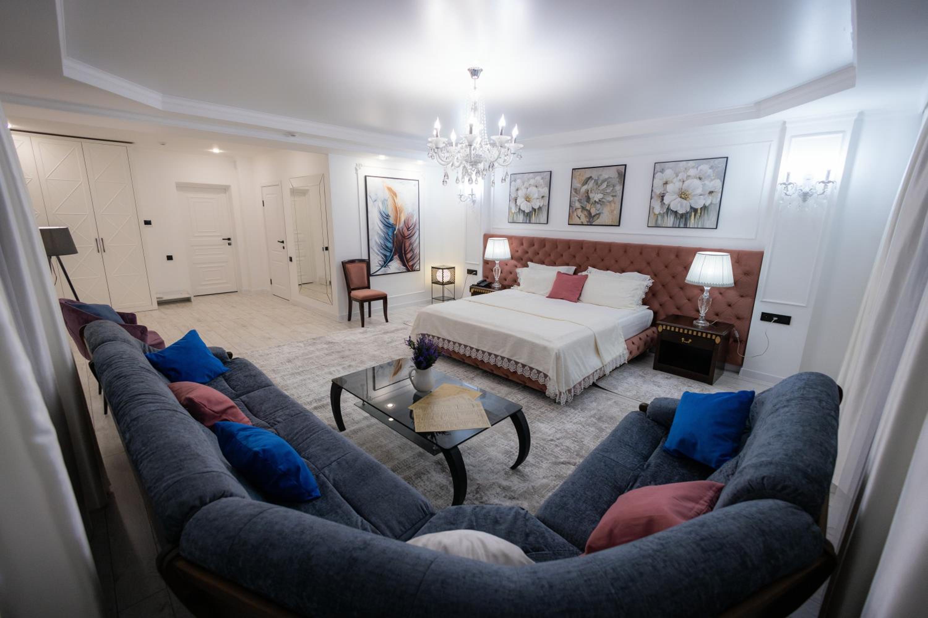 Suite with Double Bed - Photo 5
