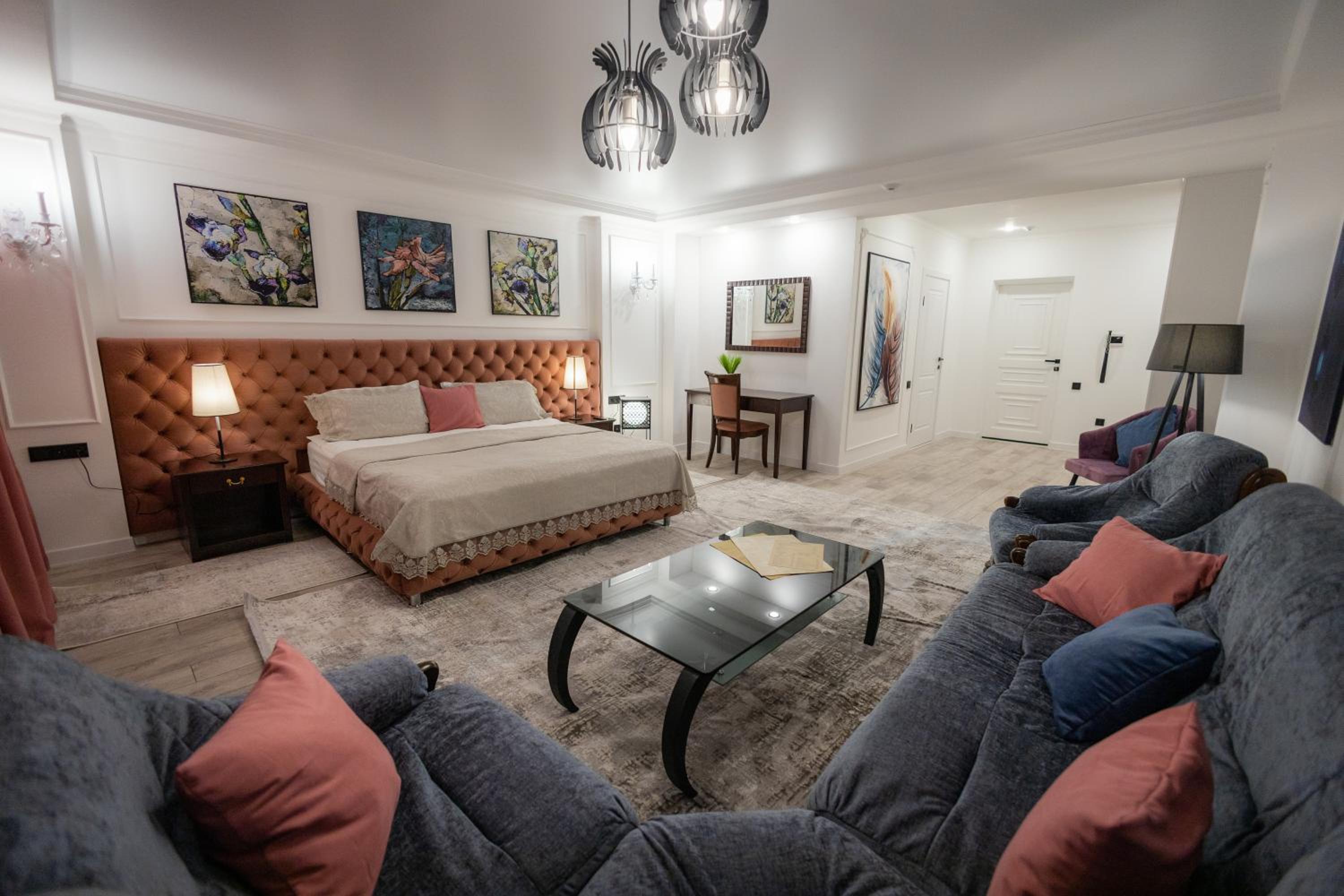 Suite with Double Bed - Photo 6