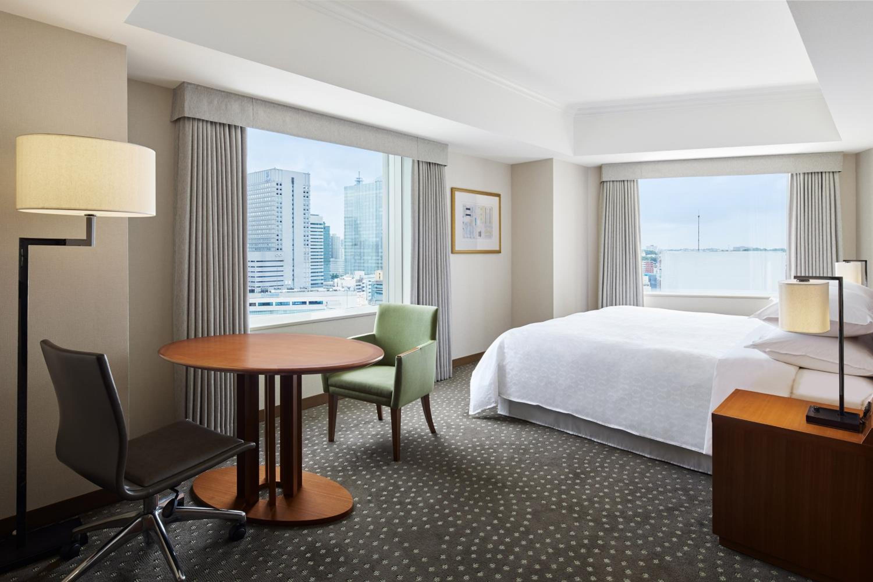 Standard deluxe king, Larger Guest room, 1 King, City view