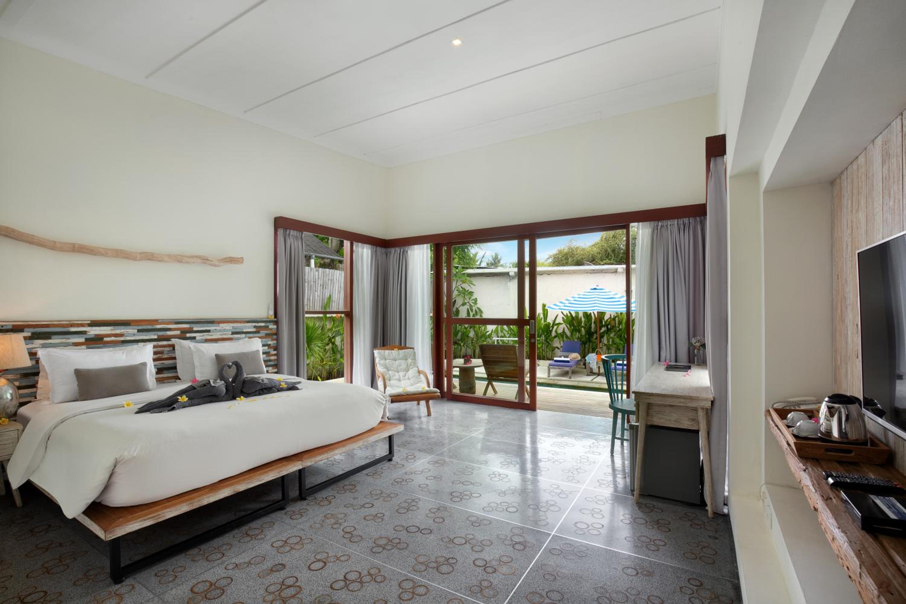 One Bedroom Pool Villa with Free Use of Bicycle