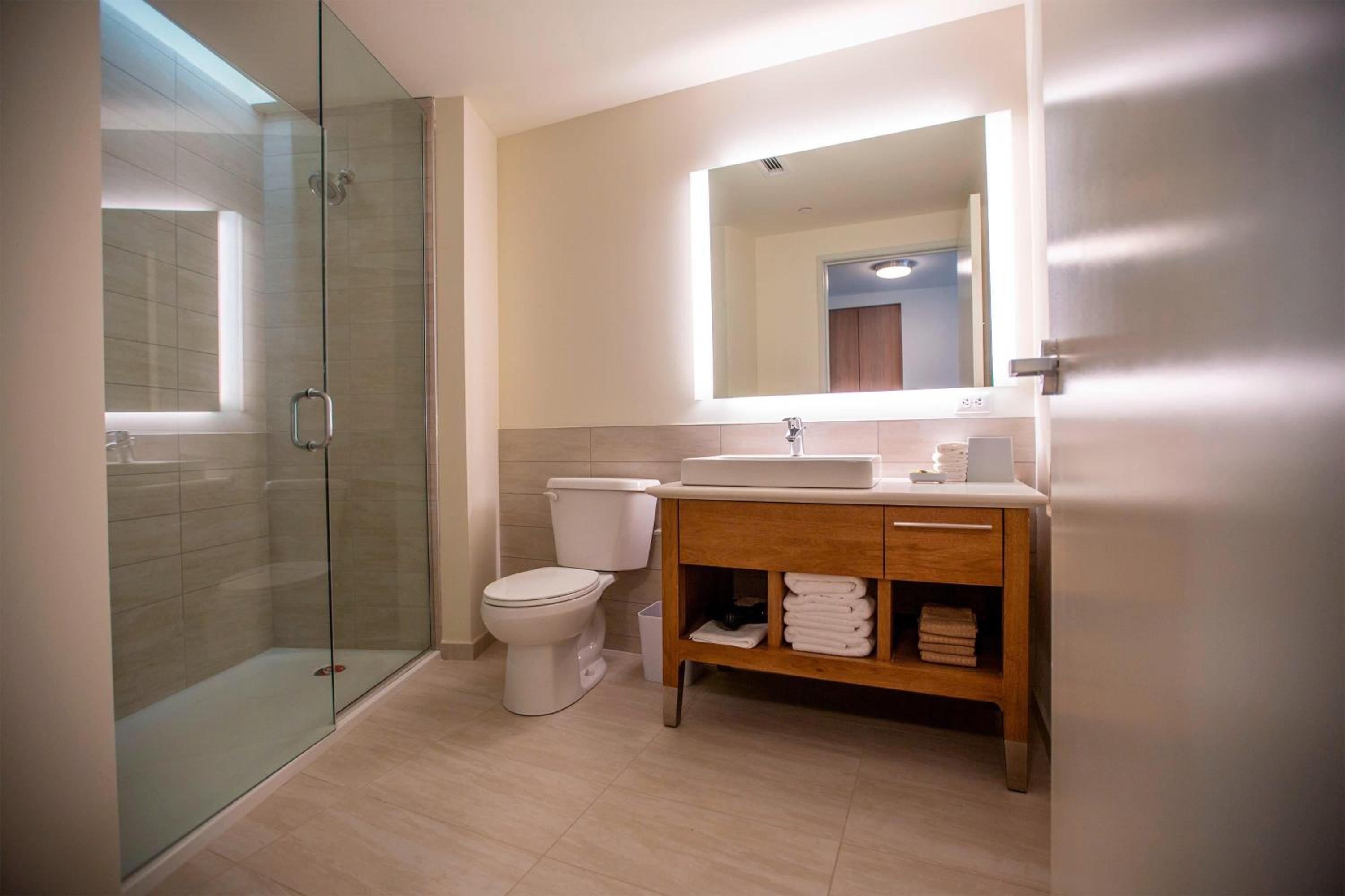 Standard Queen Room - Photo 5